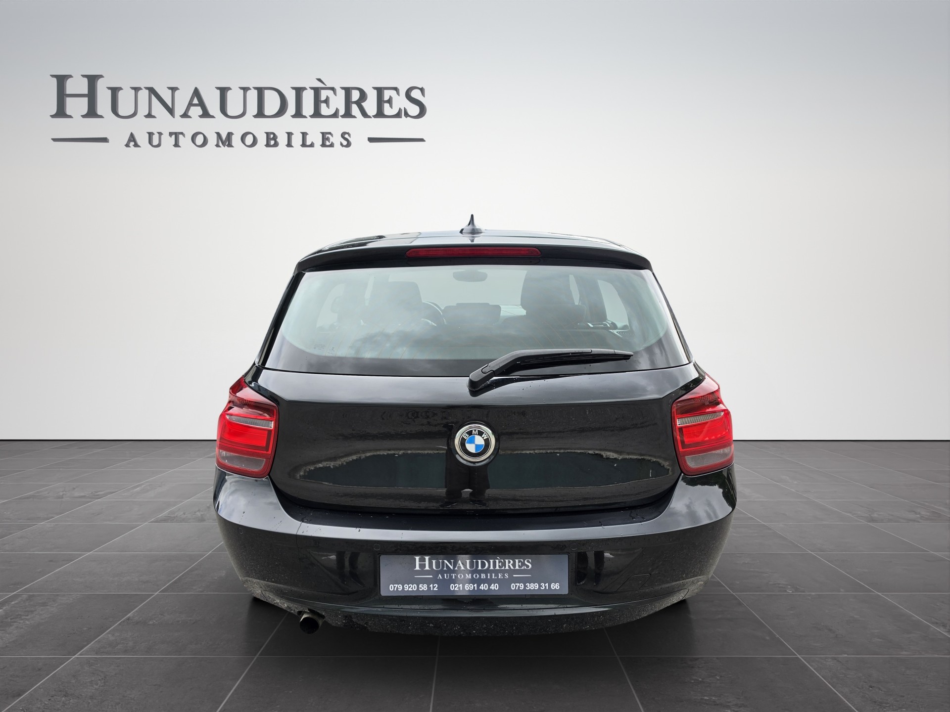 BMW 116i-image-12