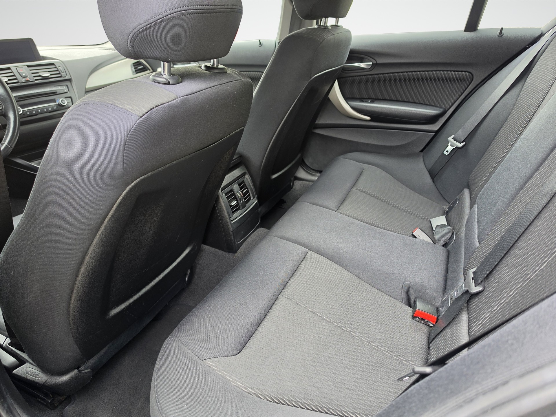 BMW 116i-image-7