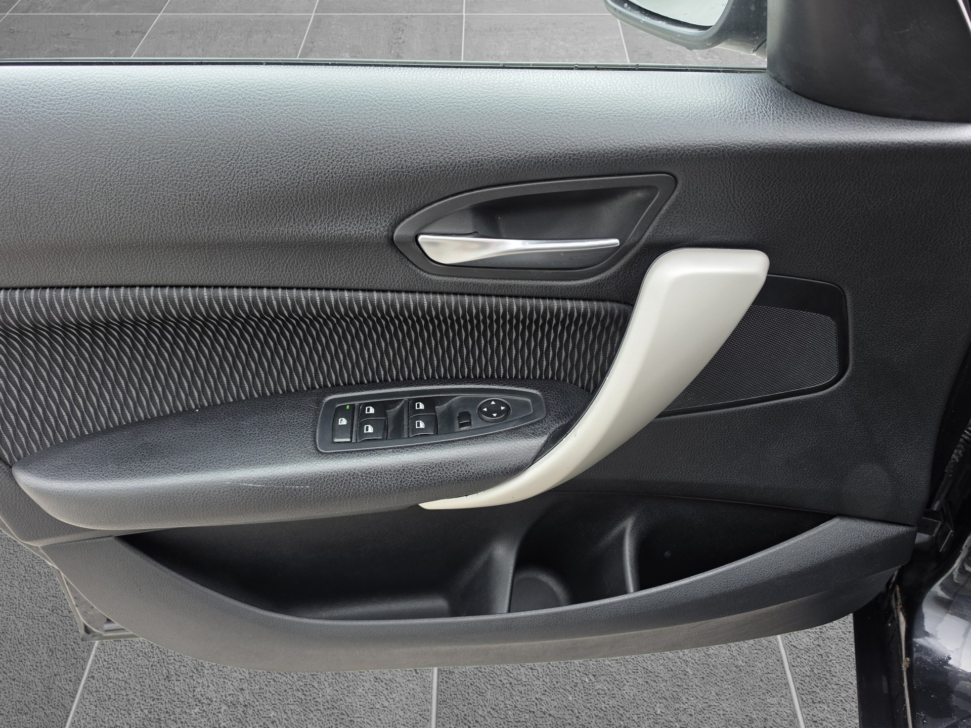BMW 116i-image-4