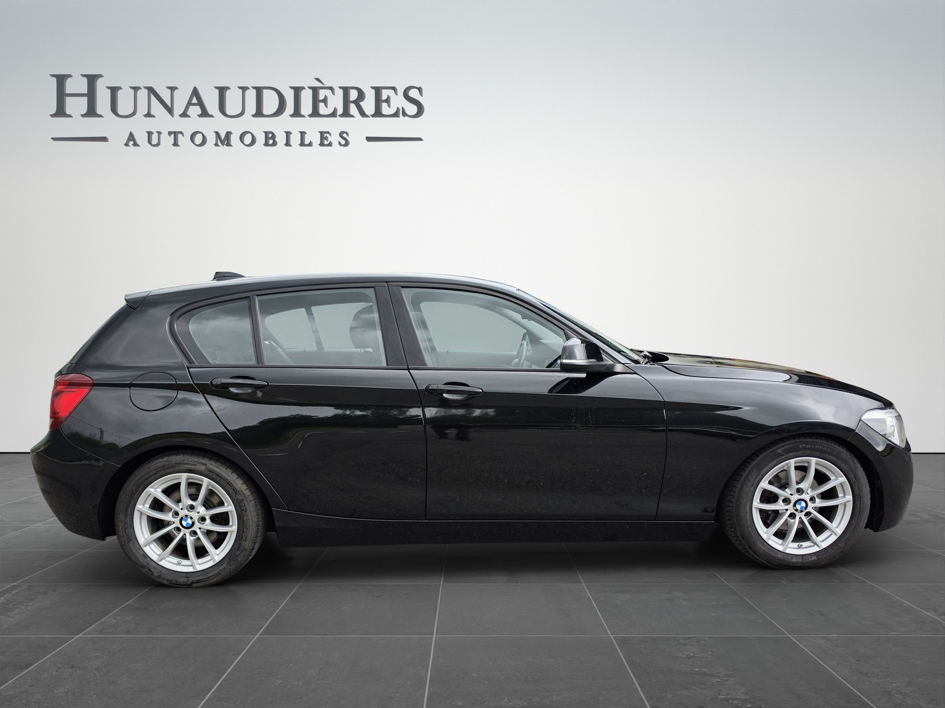 BMW 116i-image-10