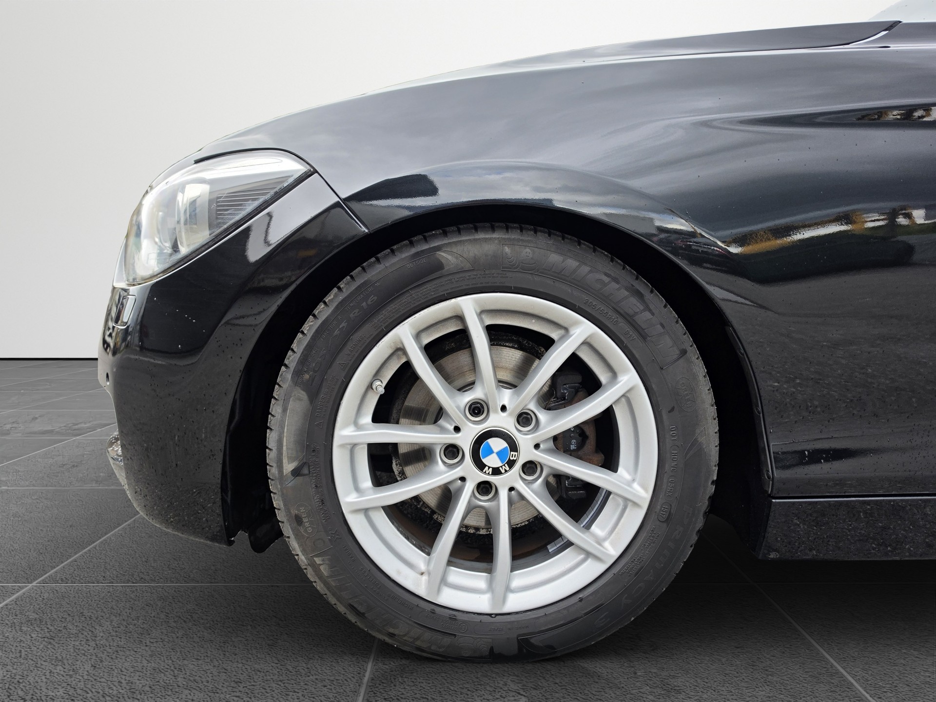 BMW 116i-image-9