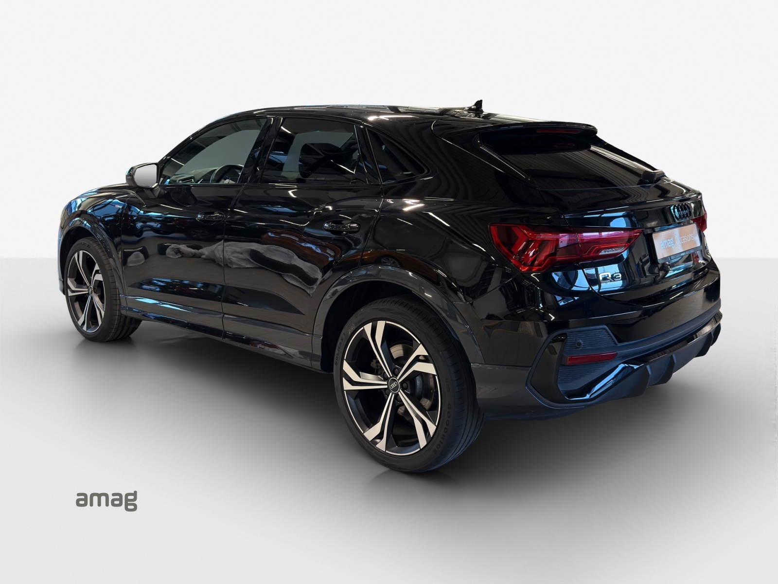 AUDI Q3 Sportback 45 TFSI S line quattro S-tronic-image-2