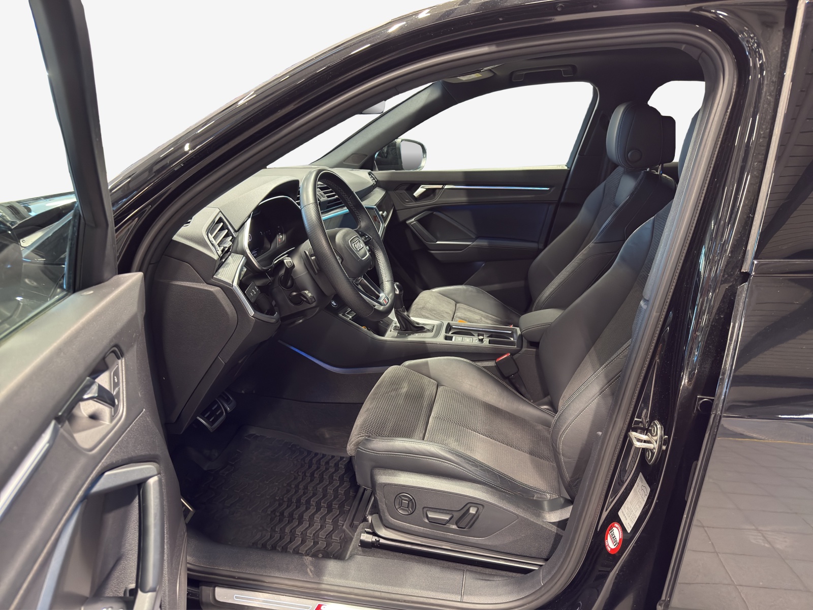 AUDI Q3 Sportback 45 TFSI S line quattro S-tronic-image-7