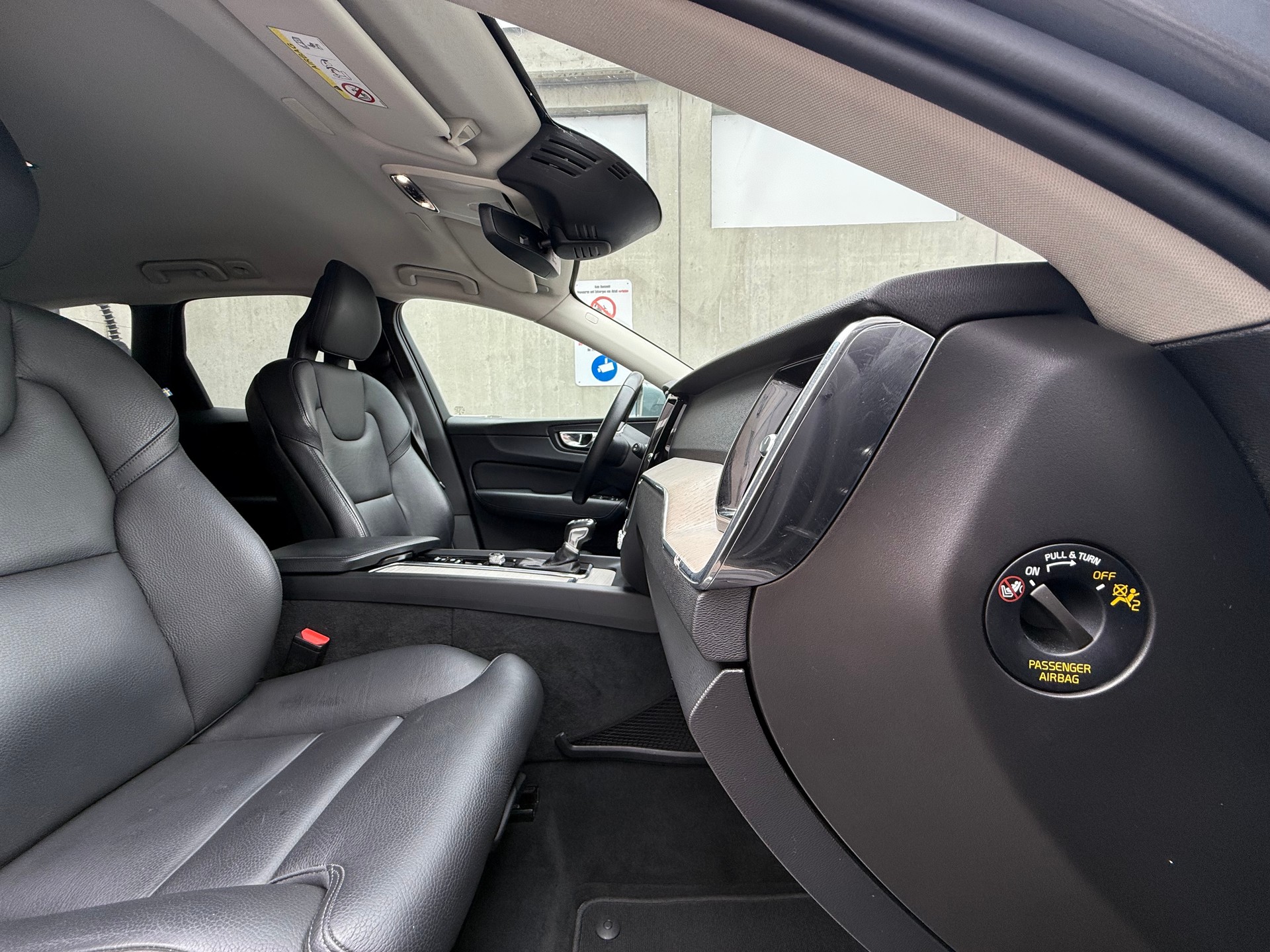 VOLVO XC60 D4 AWD Inscription Geartronic *AGR Ventil neu *8 Fach bereift *Zwei (2) Schlüssel mit Fernbedienung-image-14