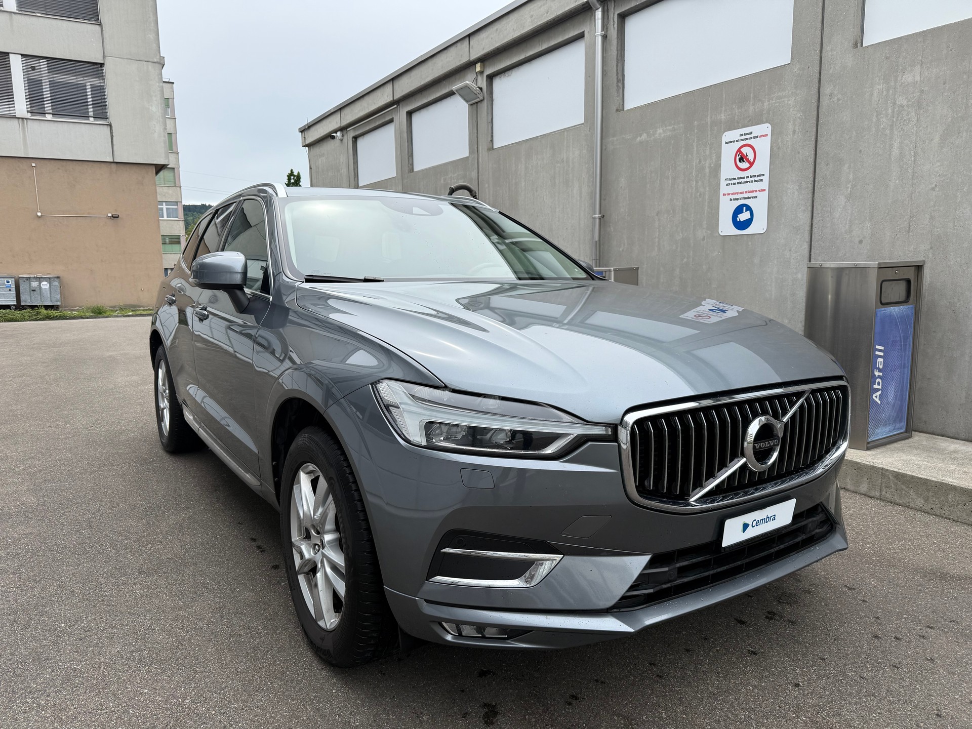 VOLVO XC60 D4 AWD Inscription Geartronic *AGR Ventil neu *8 Fach bereift *Zwei (2) Schlüssel mit Fernbedienung-image-1