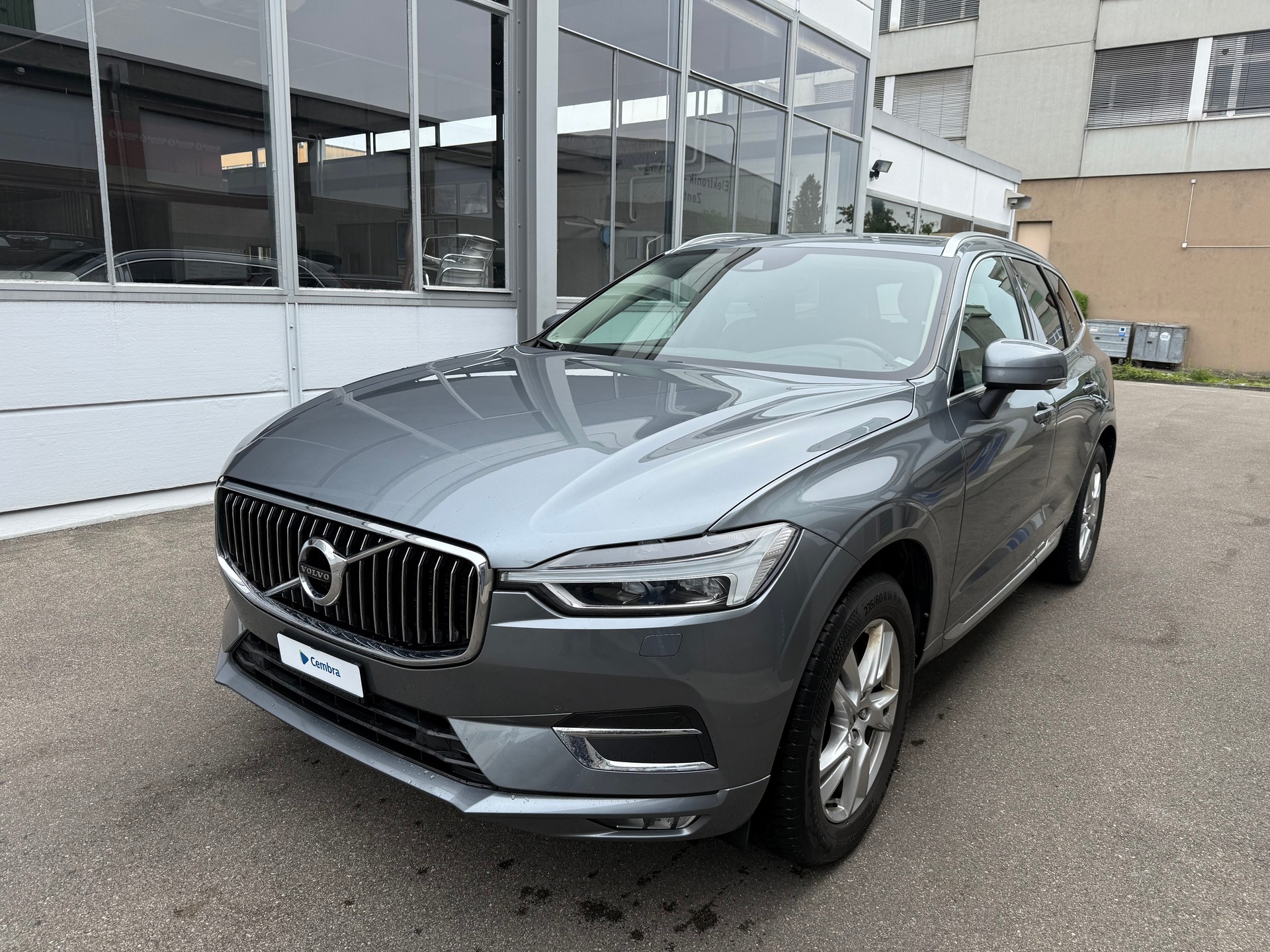 VOLVO XC60 D4 AWD Inscription Geartronic *AGR Ventil neu *8 Fach bereift *Zwei (2) Schlüssel mit Fernbedienung-image-0