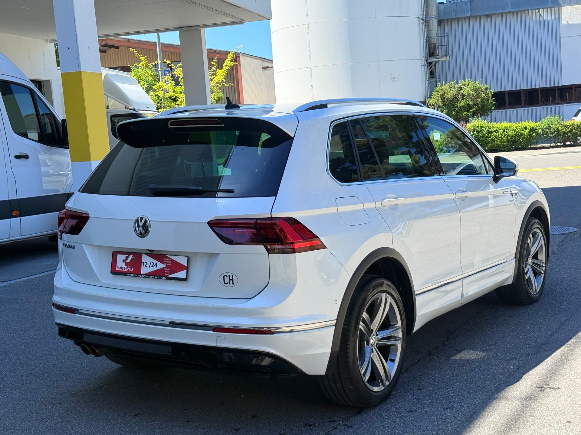 VW Tiguan 2.0TSI R-Line 4Motion DSG-image-3