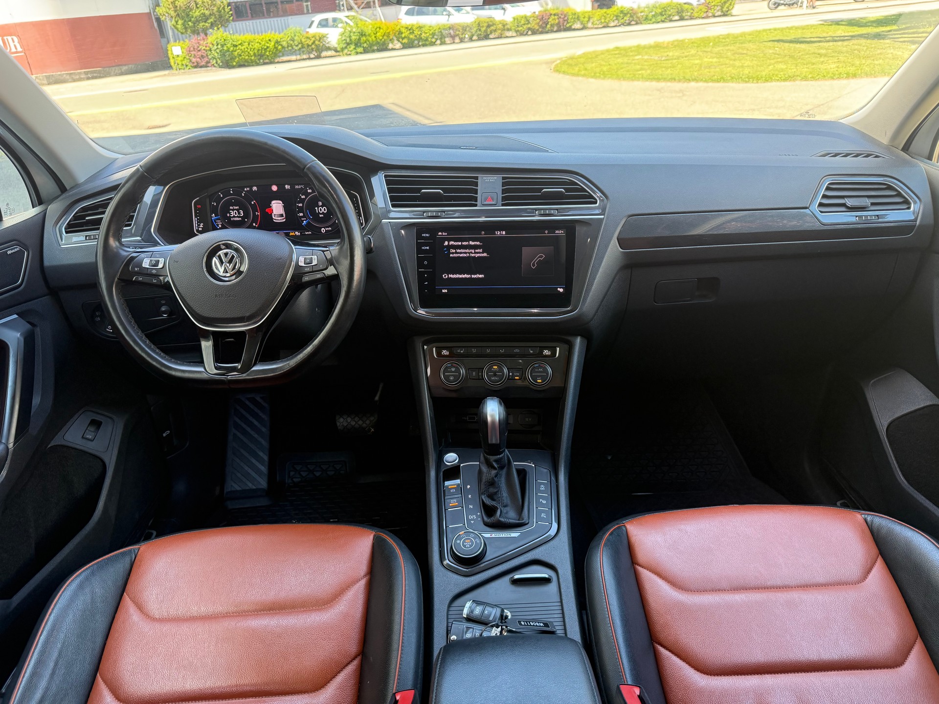 VW Tiguan 2.0TSI R-Line 4Motion DSG-image-8