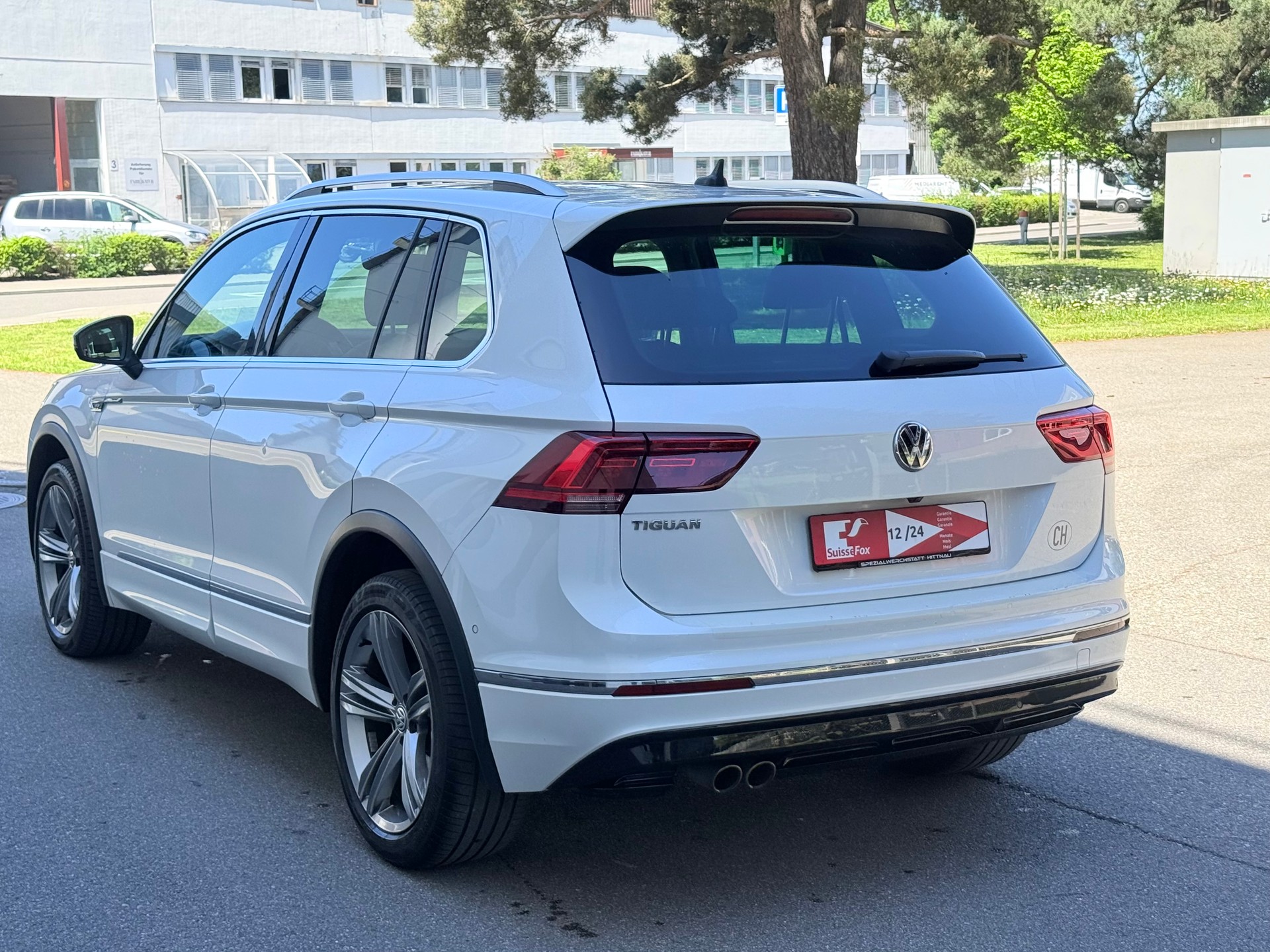 VW Tiguan 2.0TSI R-Line 4Motion DSG-image-5