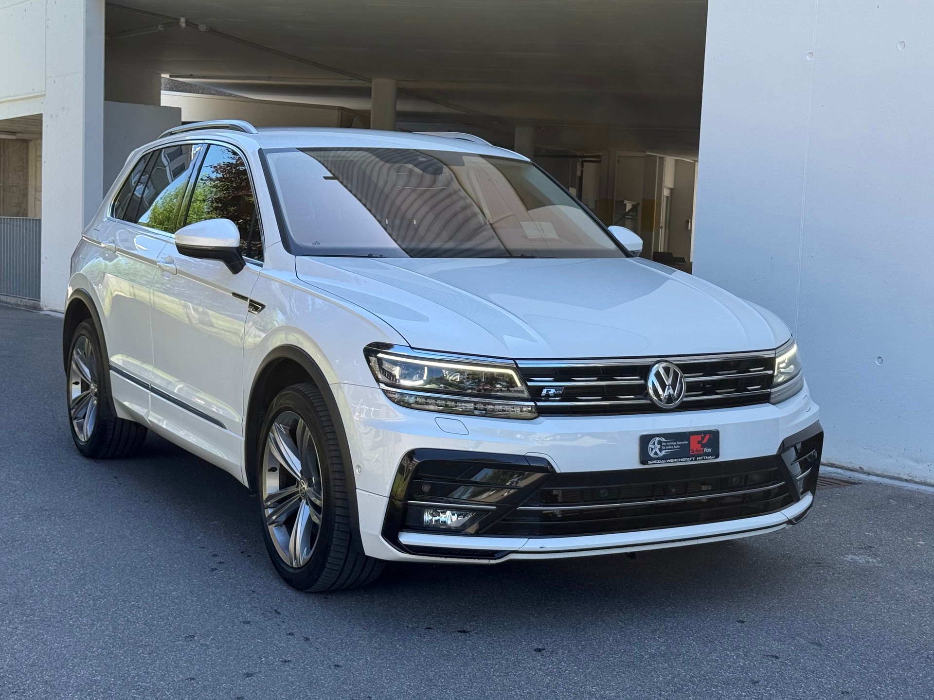 VW Tiguan 2.0TSI R-Line 4Motion DSG-image-1