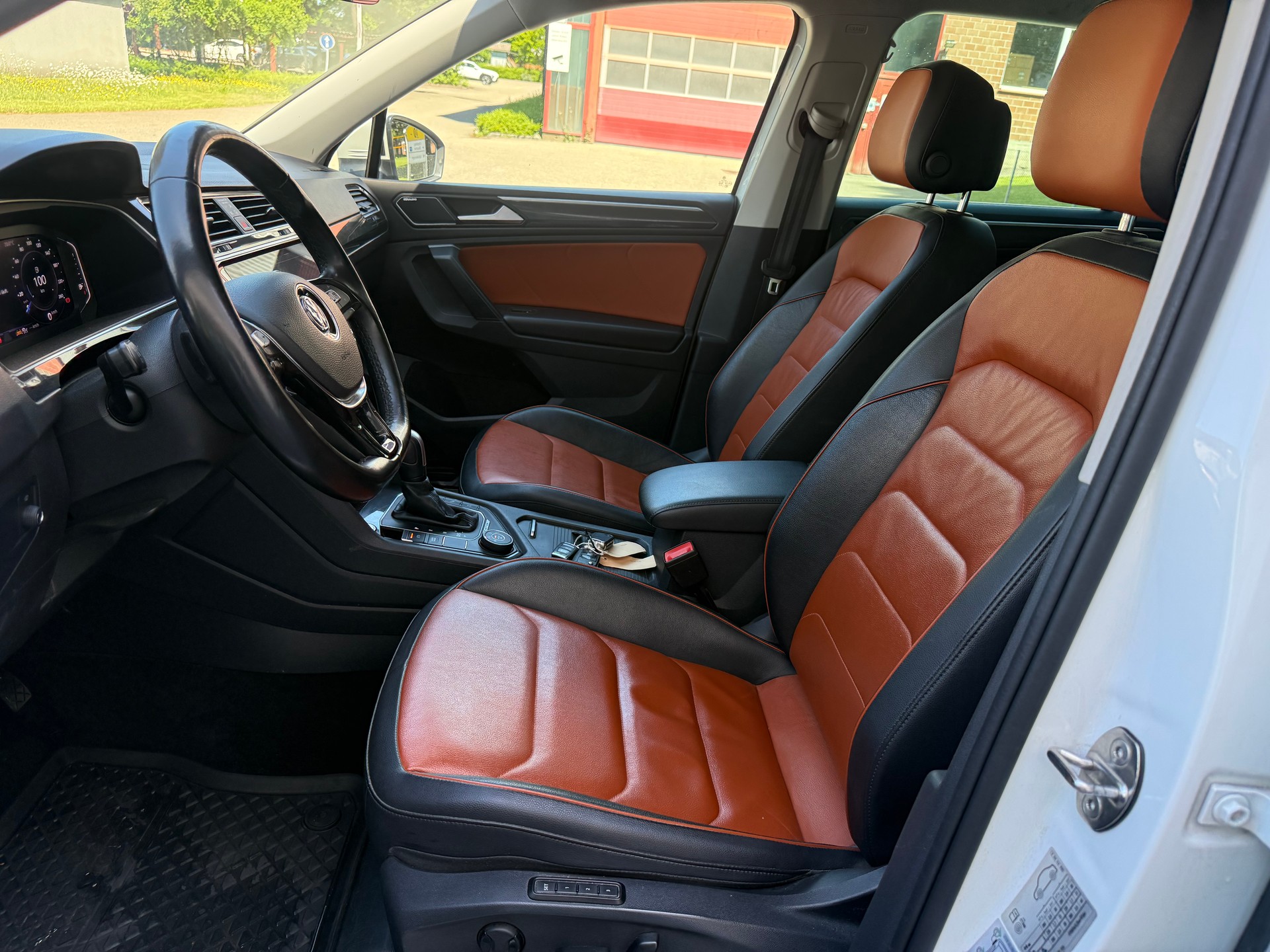 VW Tiguan 2.0TSI R-Line 4Motion DSG-image-6