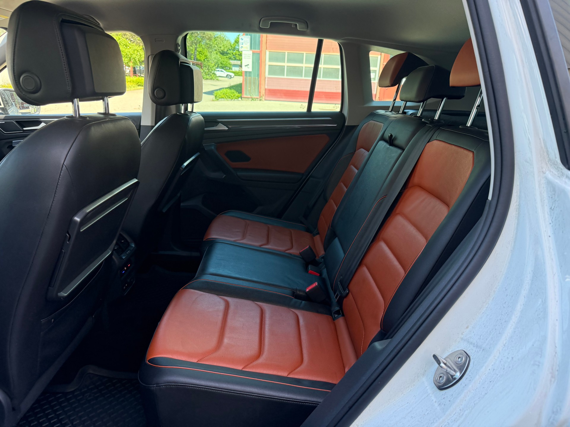 VW Tiguan 2.0TSI R-Line 4Motion DSG-image-10