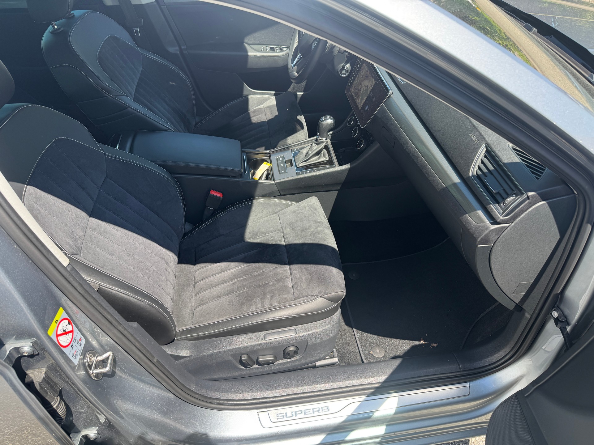 SKODA Superb Combi 2.0 TDi Style 4x4 DSG-image-7