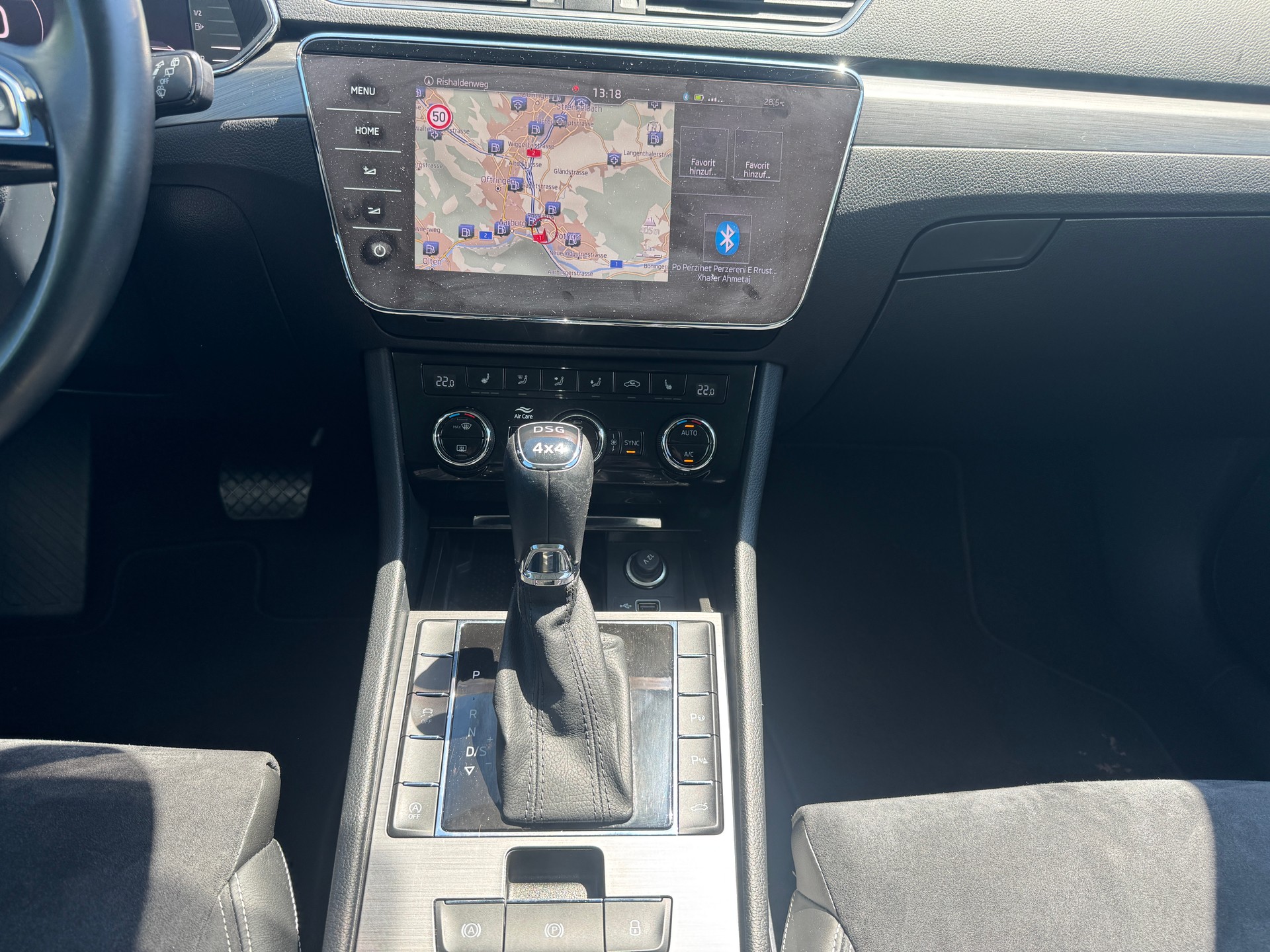 SKODA Superb Combi 2.0 TDi Style 4x4 DSG-image-10