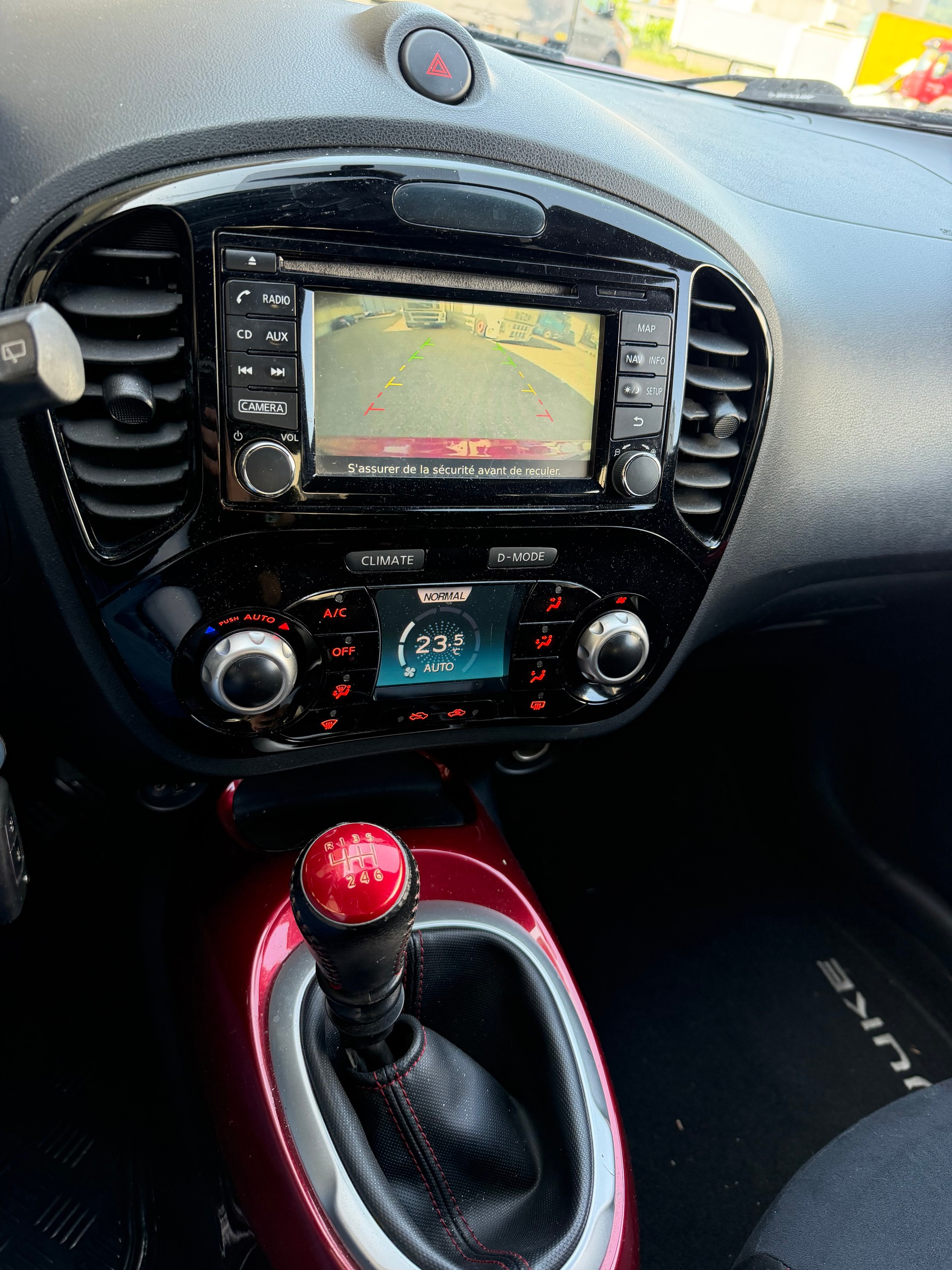 NISSAN Juke 1.2 DIG-T tekna-image-11