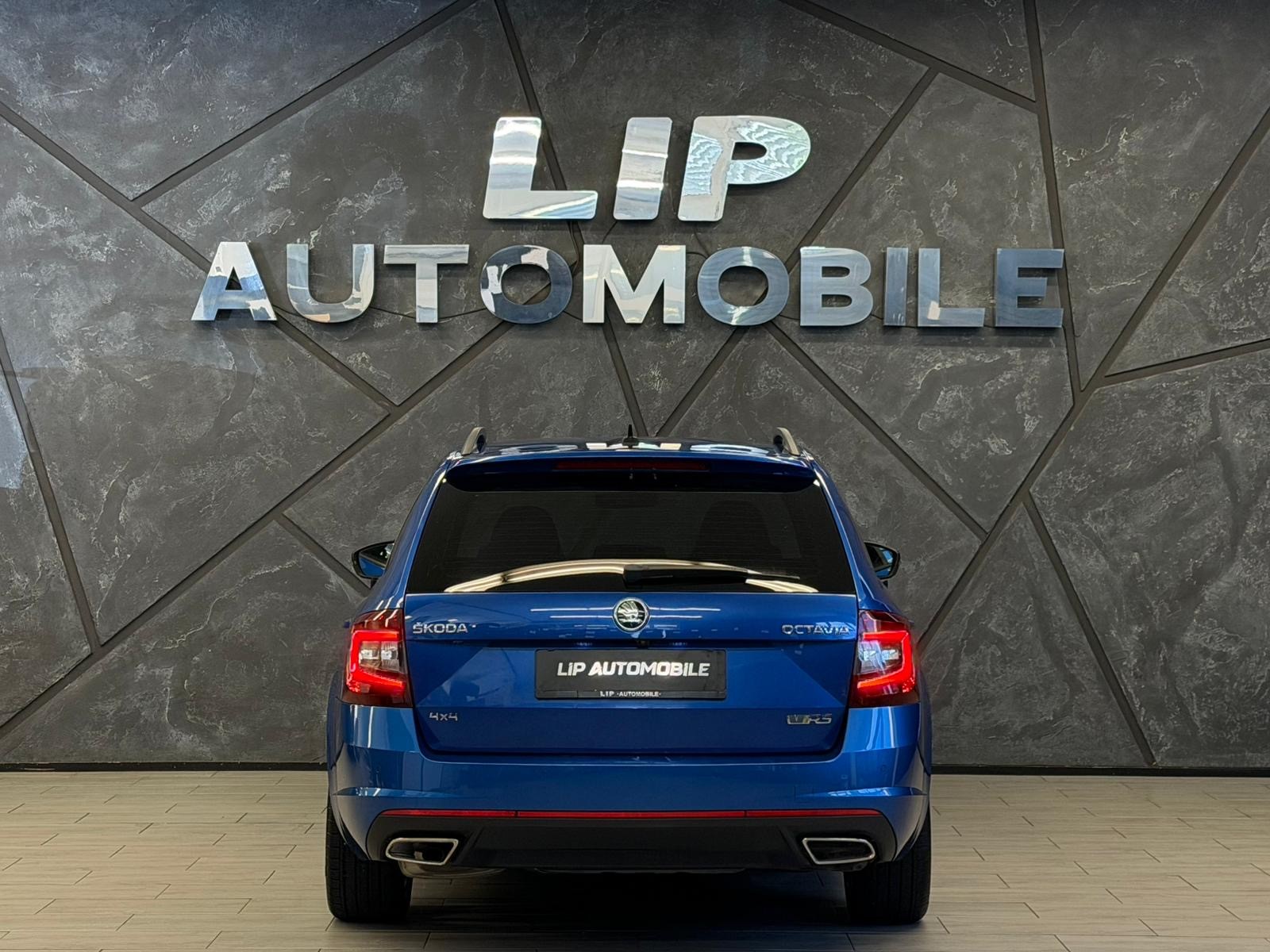 SKODA Octavia Combi 2.0 TDI RS 4x4 DSG-image-6