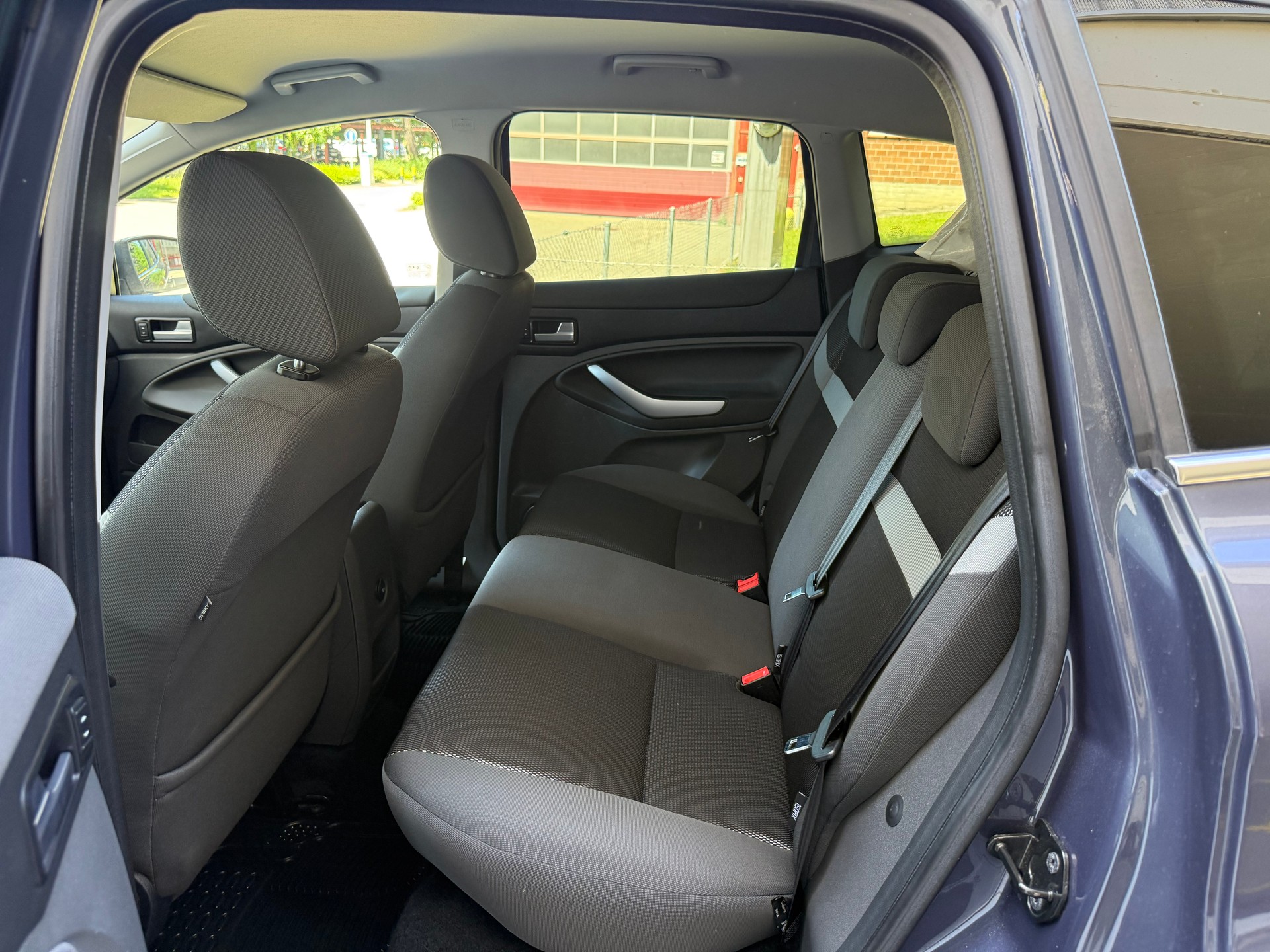 FORD Kuga 2.0 TDCi Carving 2WD-image-8