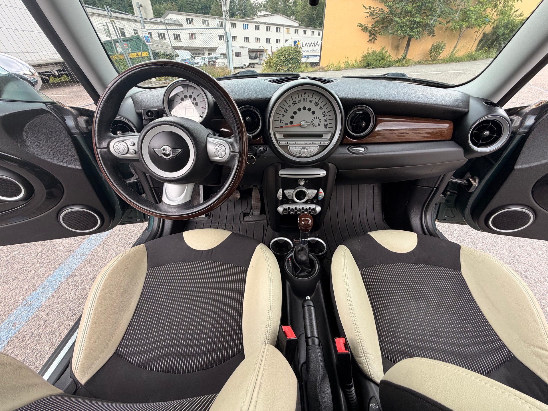 MINI Cooper-image-22