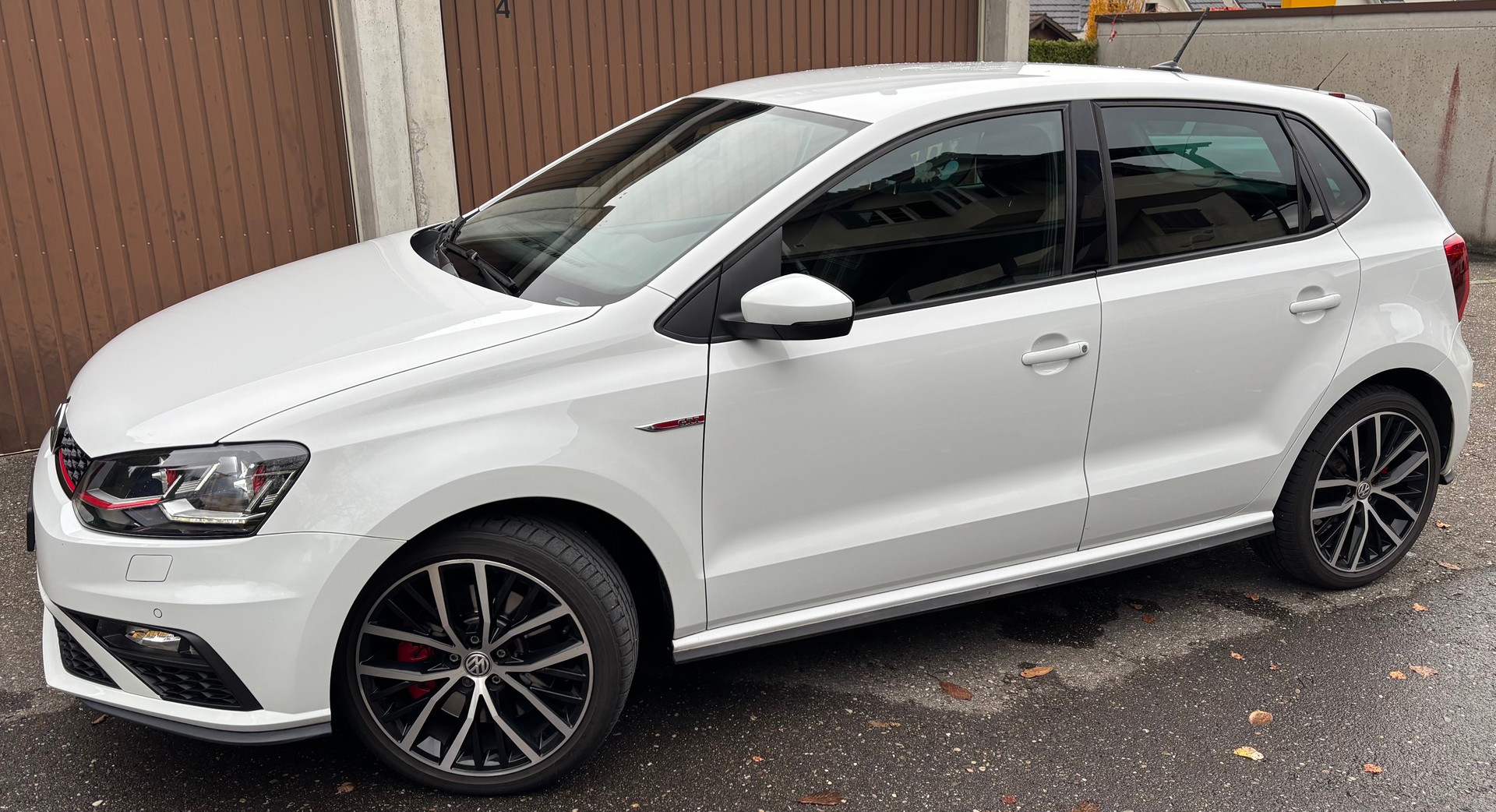 VW 1.8 TSI GTI-image-1