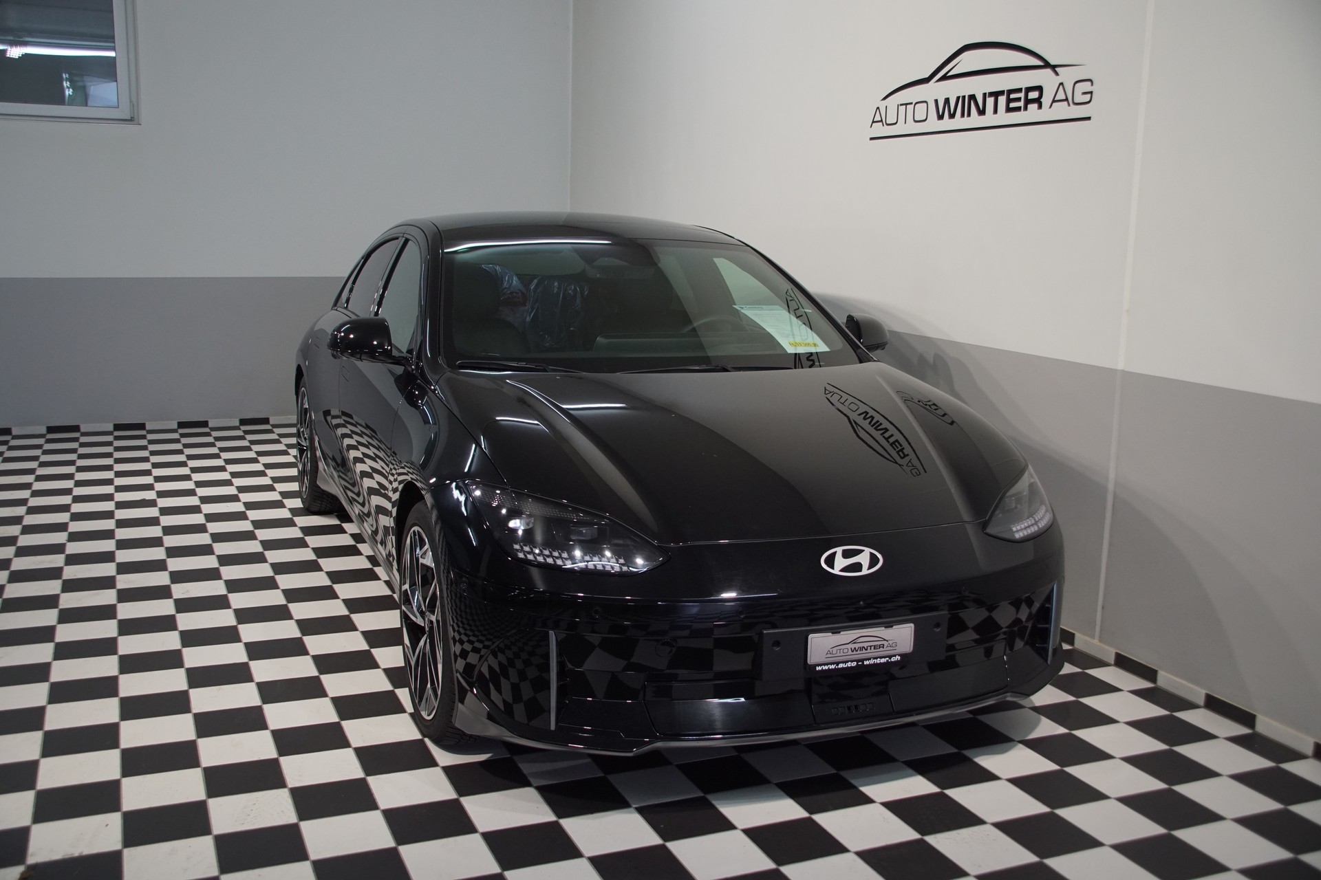 HYUNDAI Ioniq 6 77kWh **swiss** Launch Edition 4WD-image-4