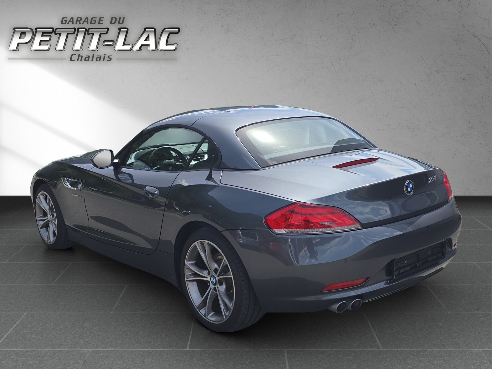 BMW Z4 sDrive20i-image-4