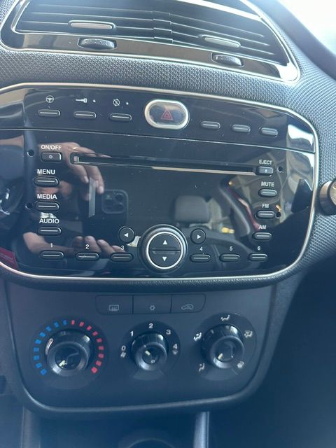 FIAT Punto 1.4 Lounge-image-11