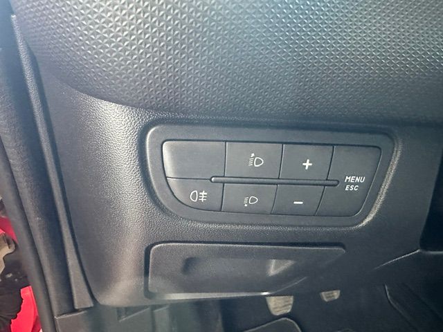 FIAT Punto 1.4 Lounge-image-13