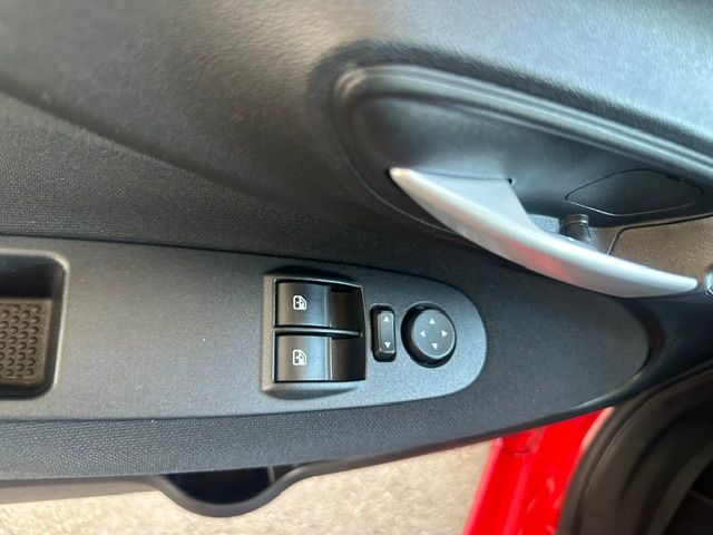 FIAT Punto 1.4 Lounge-image-14