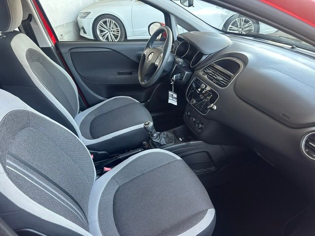 FIAT Punto 1.4 Lounge-image-7