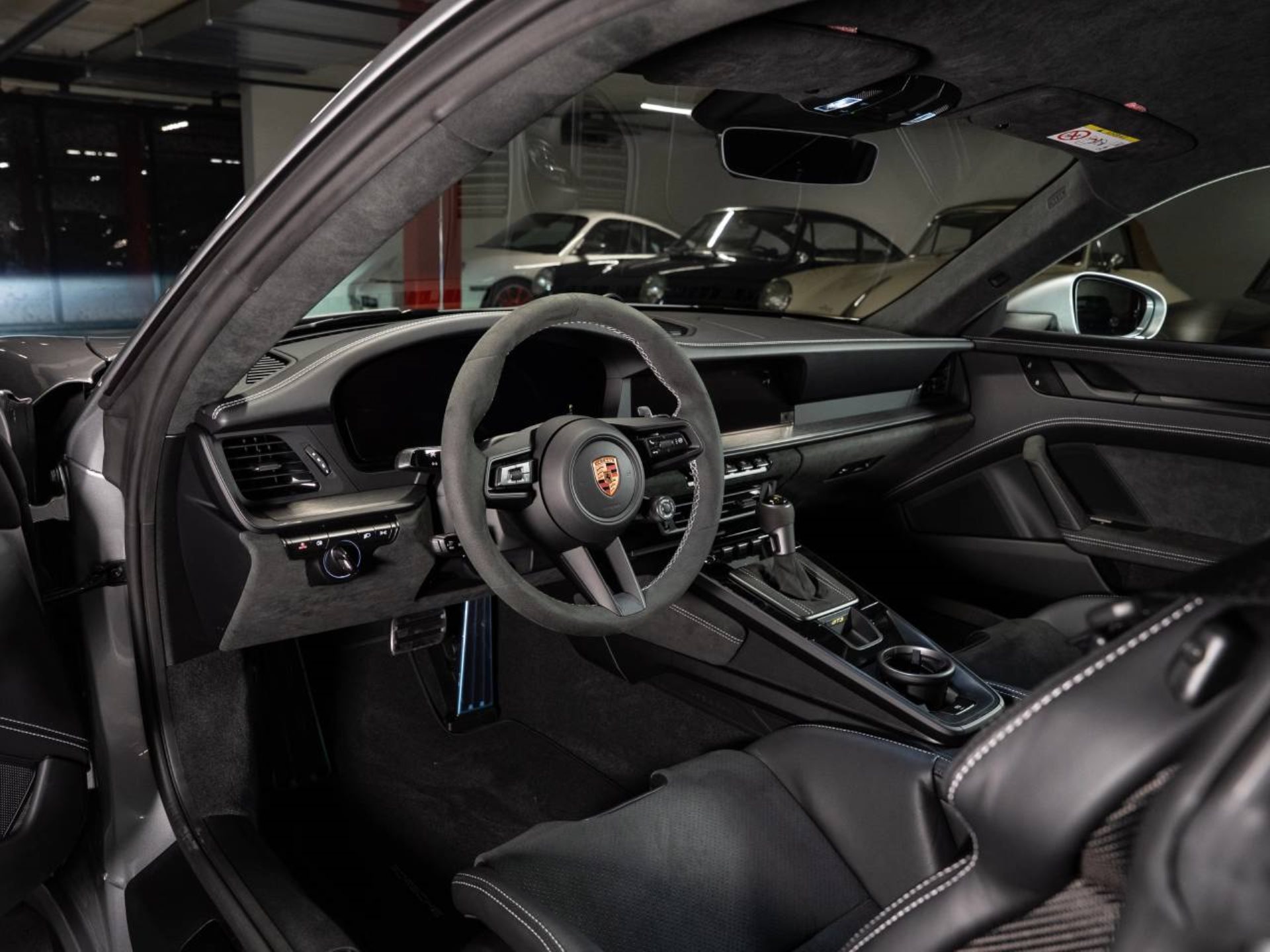 PORSCHE 911 GT3-image-8