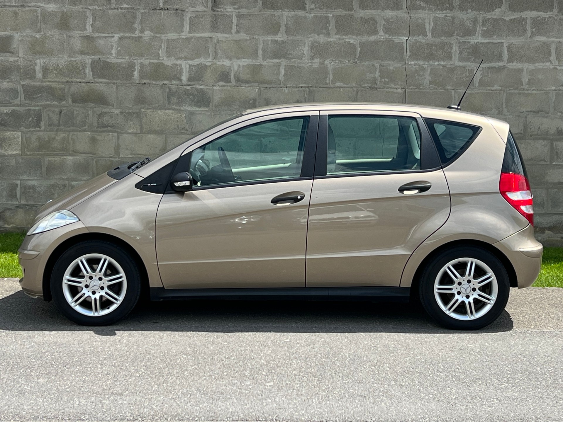MERCEDES-BENZ A 170 Classic-image-2