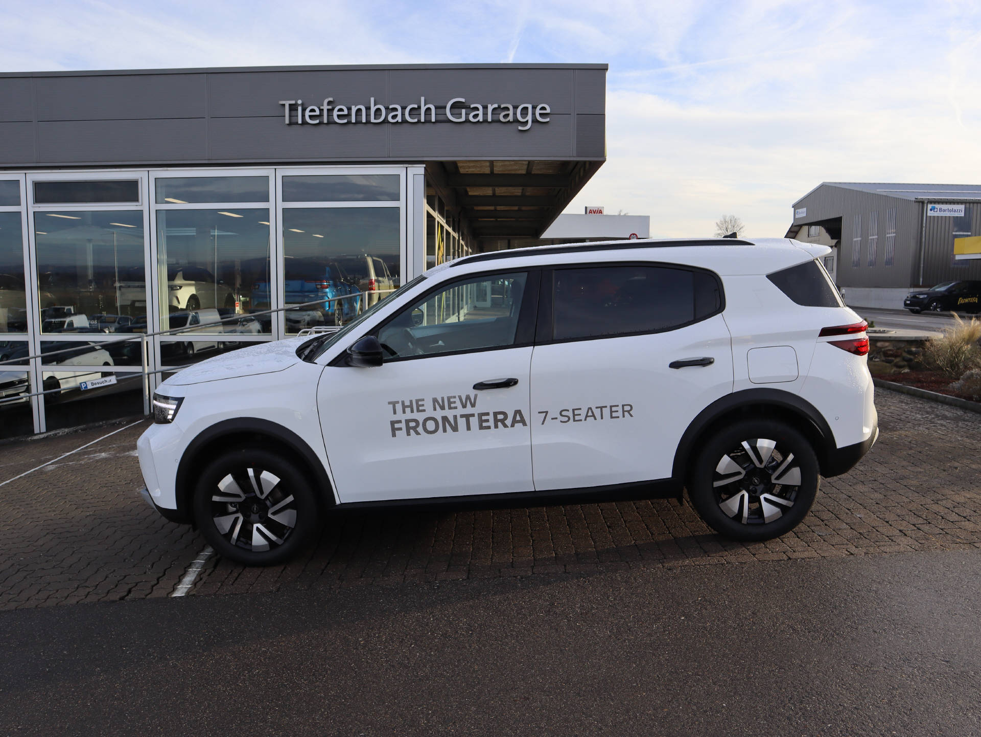 OPEL Frontera 1.2 T HEV 145 GS-image-1