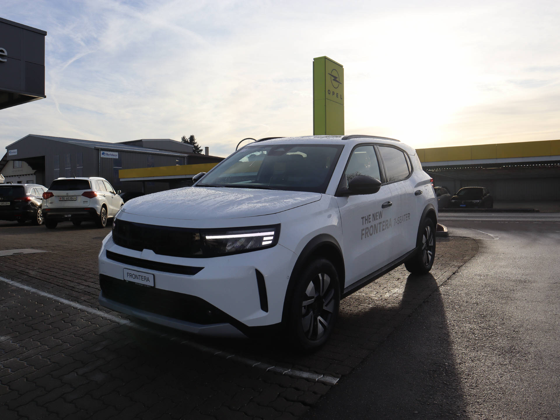 OPEL Frontera 1.2 T HEV 145 GS-image-2