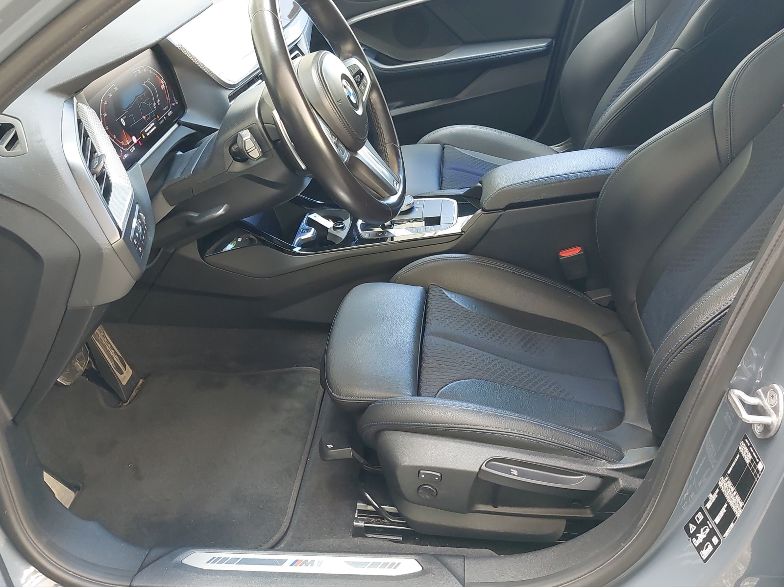 BMW 120d xDrive Steptronic Pure M Sport-image-14