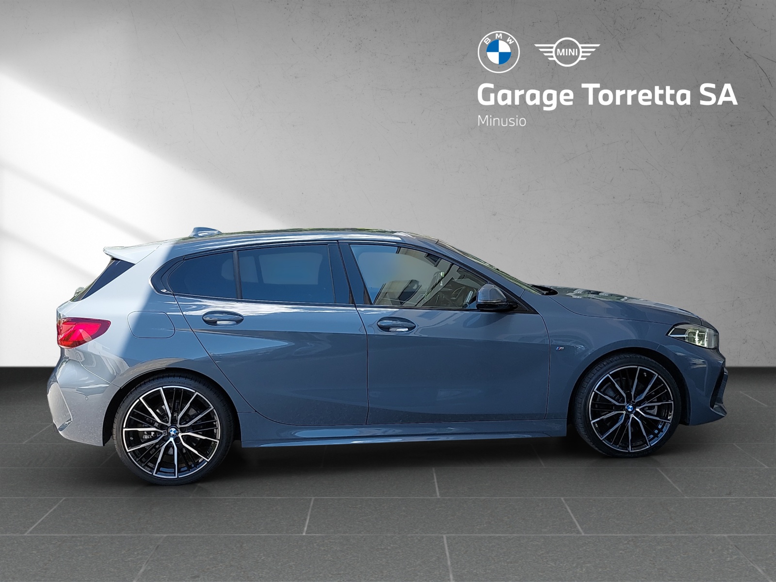 BMW 120d xDrive Steptronic Pure M Sport-image-5