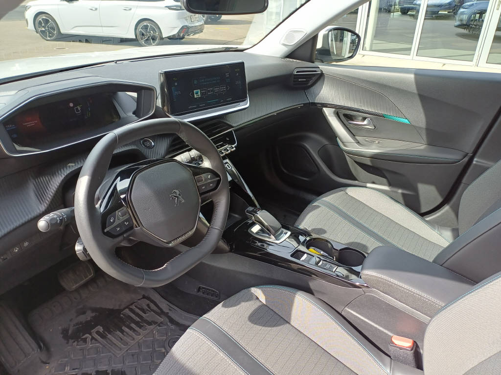 PEUGEOT 2008 e-Allure Pack-image-5