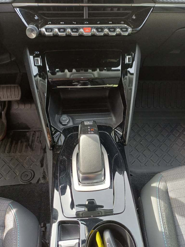 PEUGEOT 2008 e-Allure Pack-image-7