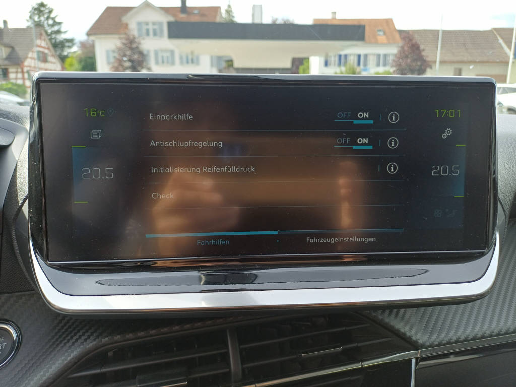 PEUGEOT 2008 e-Allure Pack-image-11