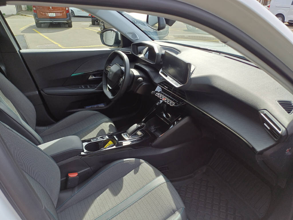 PEUGEOT 2008 e-Allure Pack-image-4
