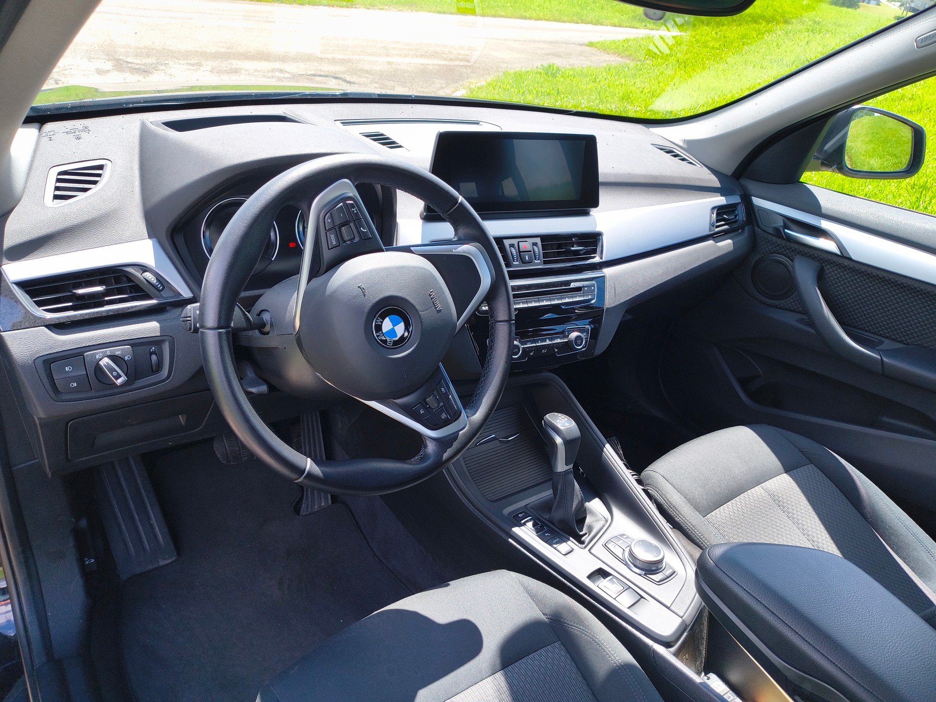 BMW 25e xDrive-image-3