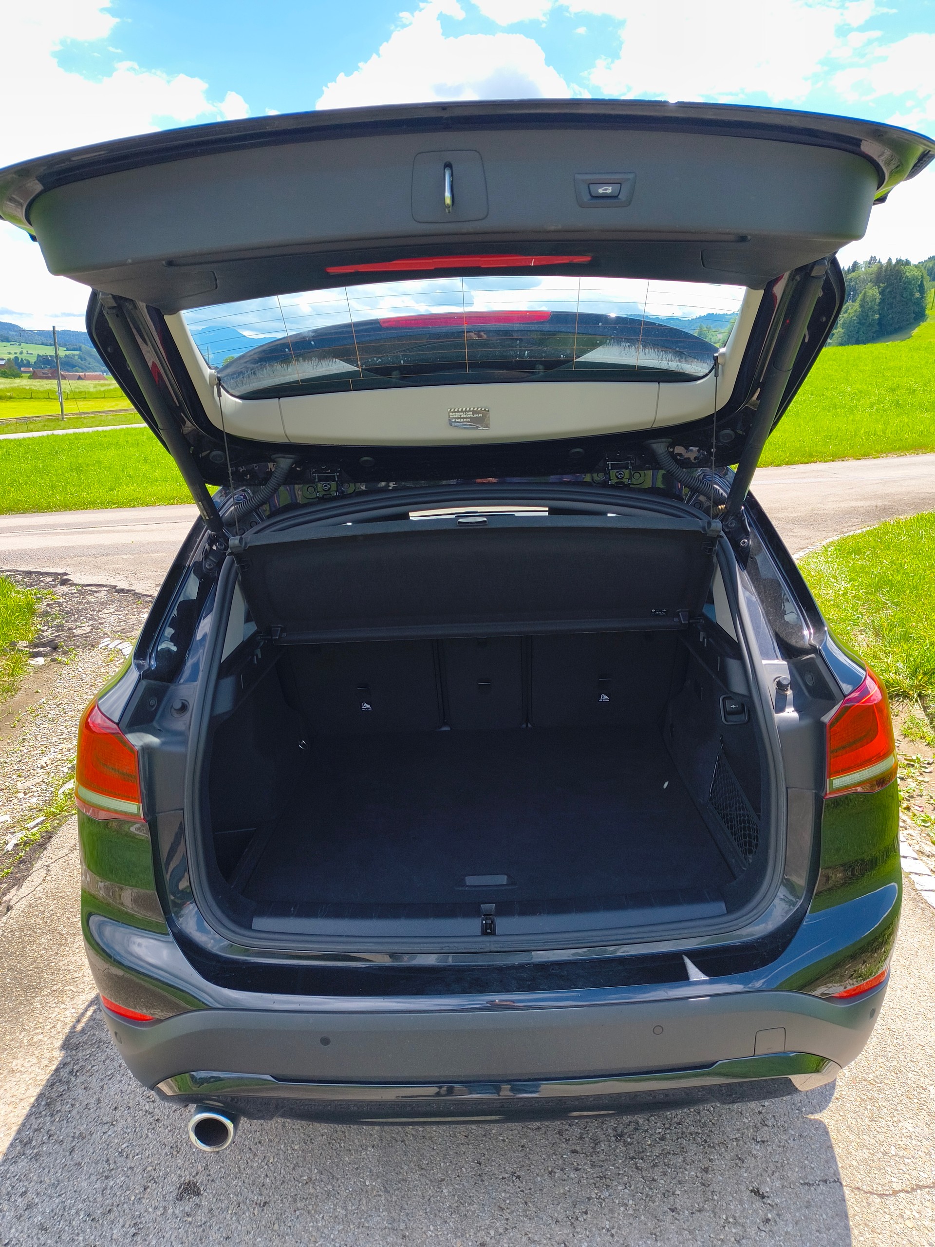BMW 25e xDrive-image-5