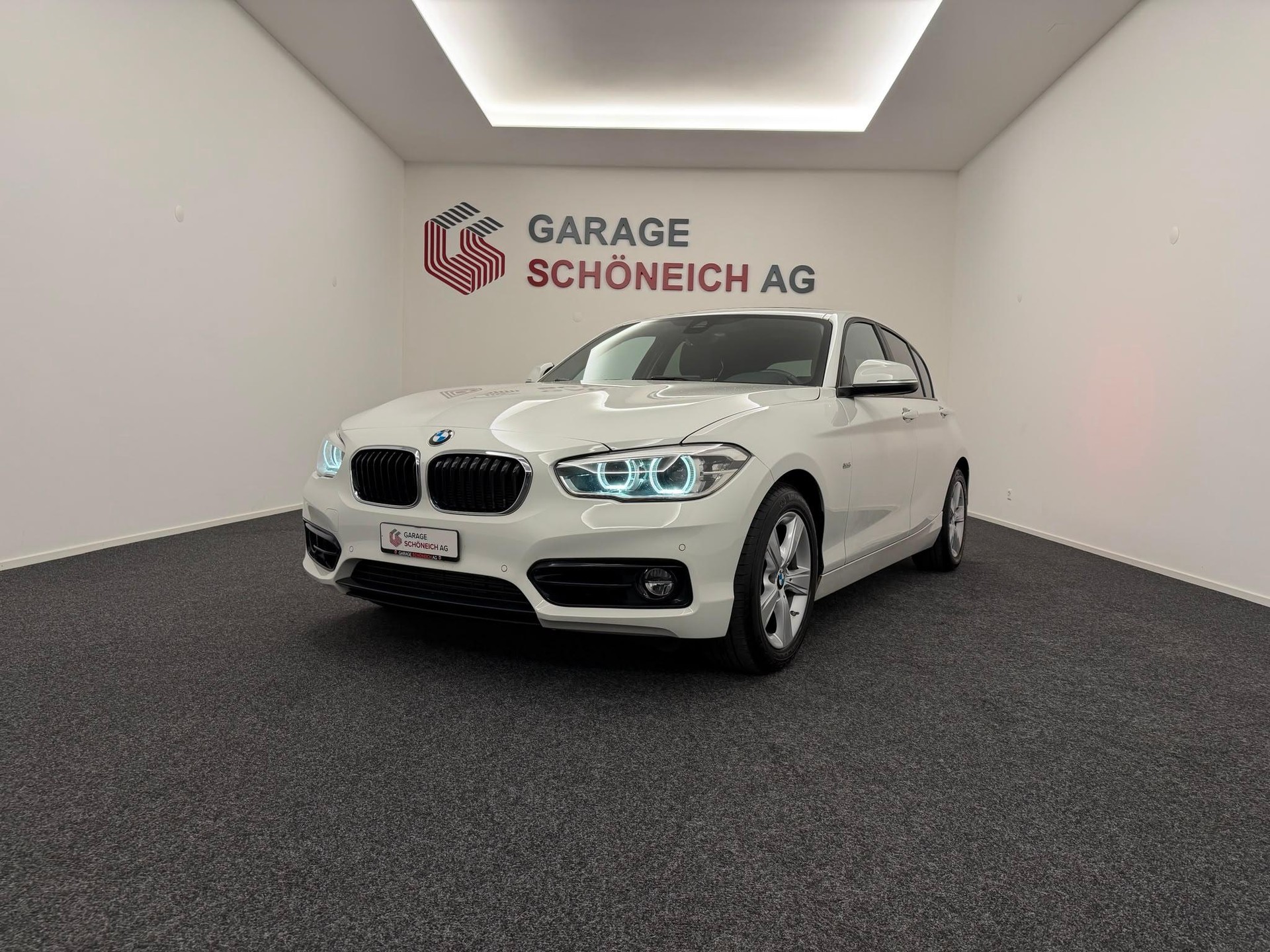 BMW 118d xDrive-image-0