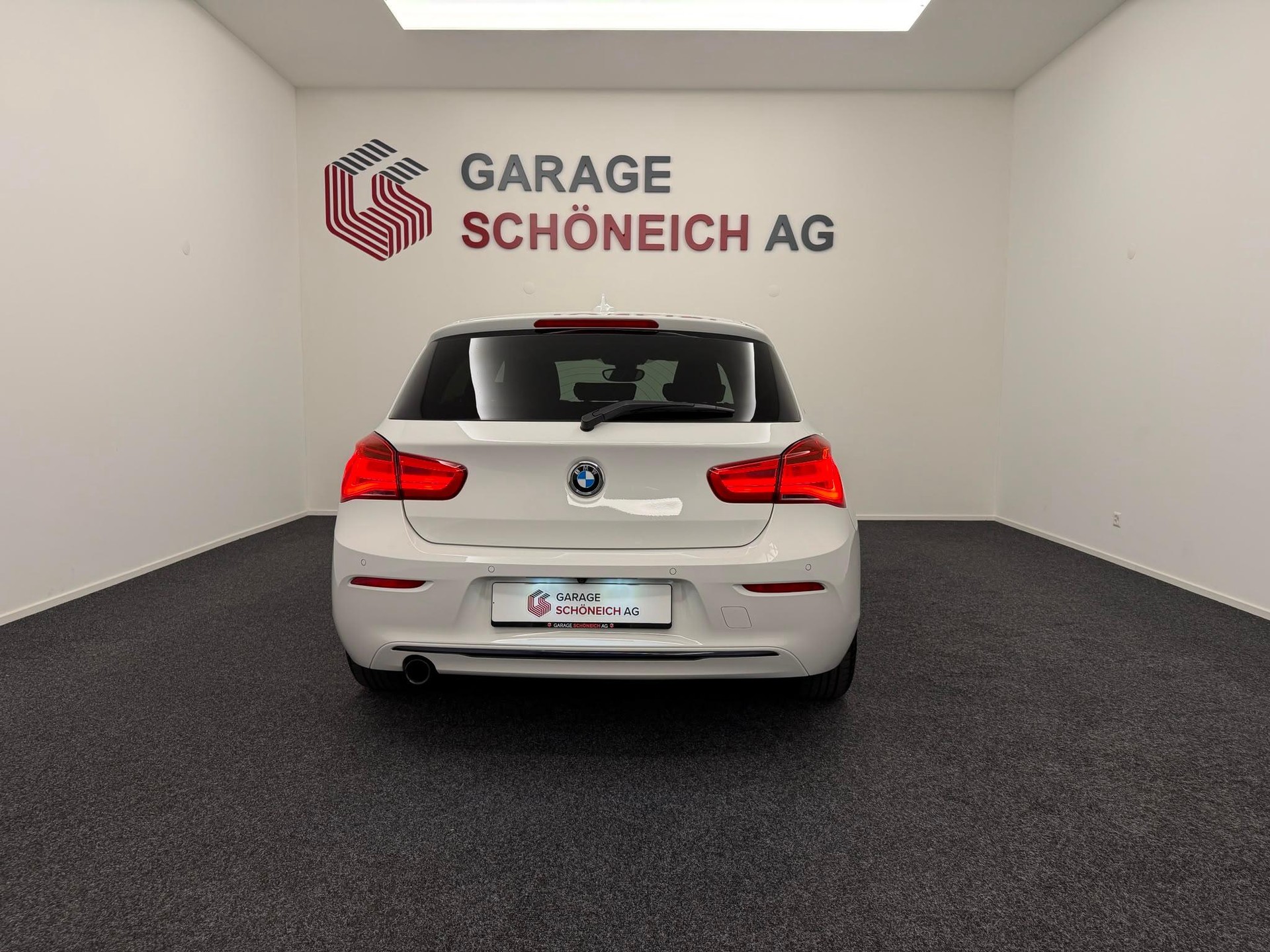BMW 118d xDrive-image-5