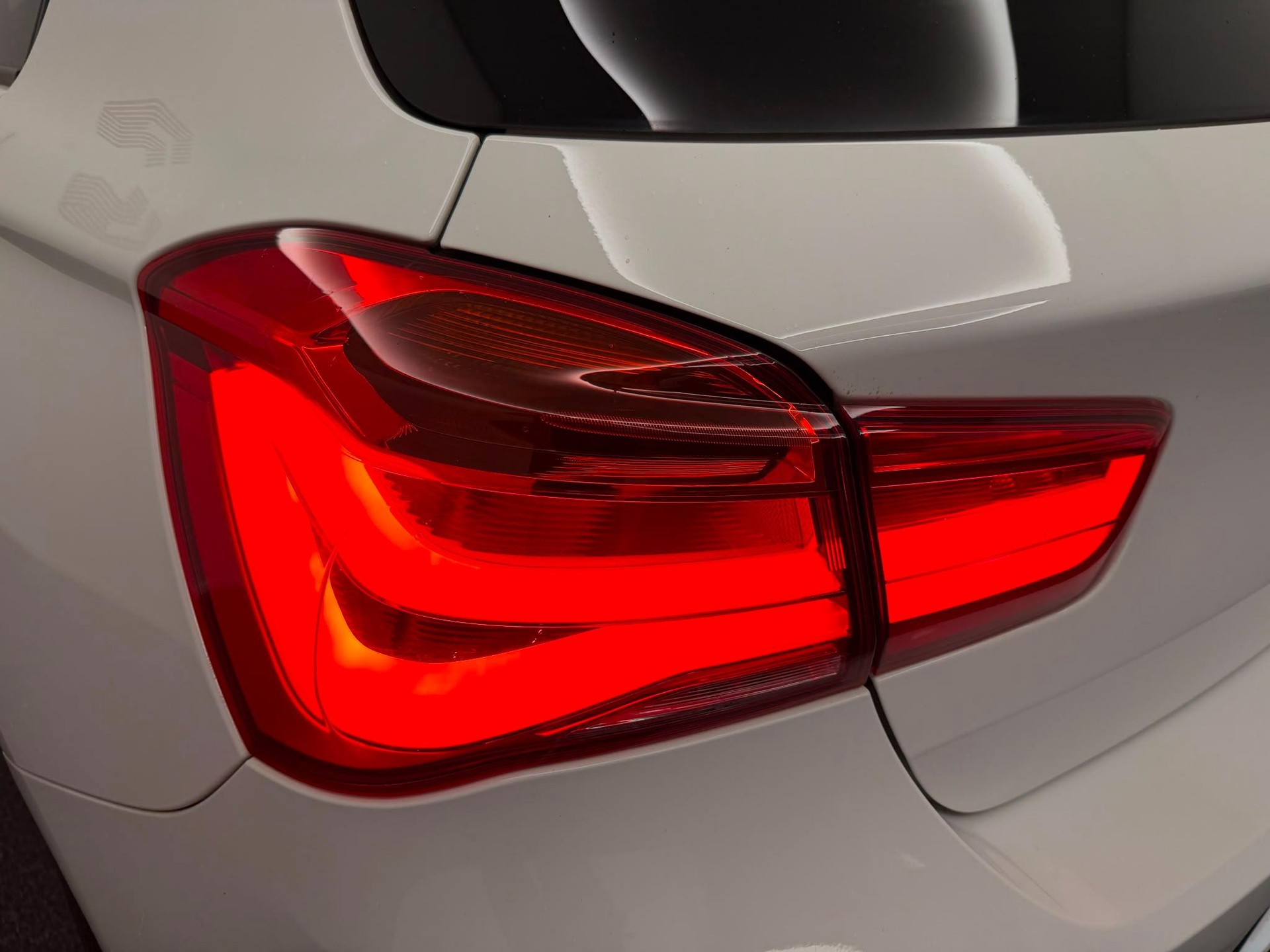 BMW 118d xDrive-image-7