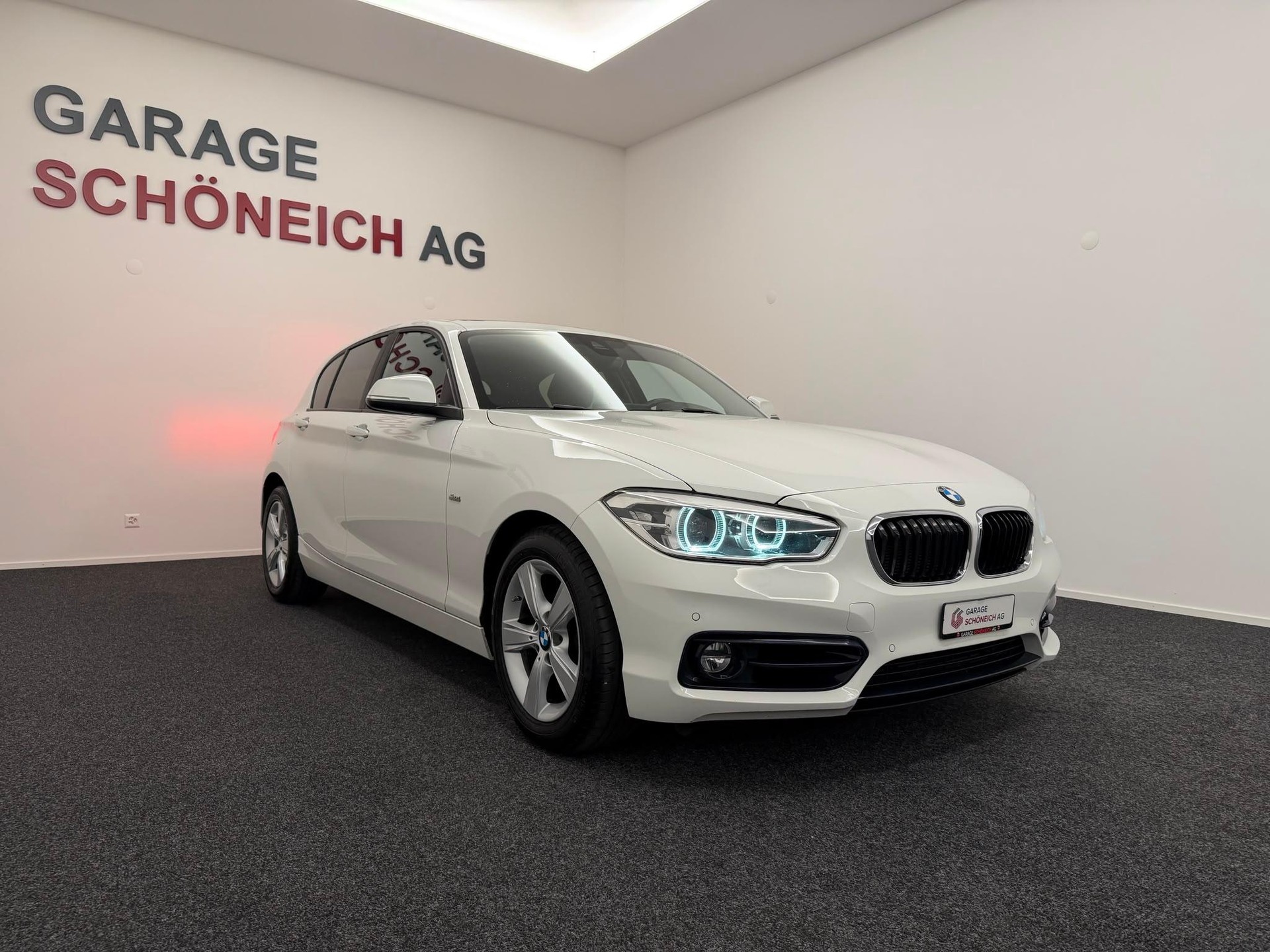 BMW 118d xDrive-image-2