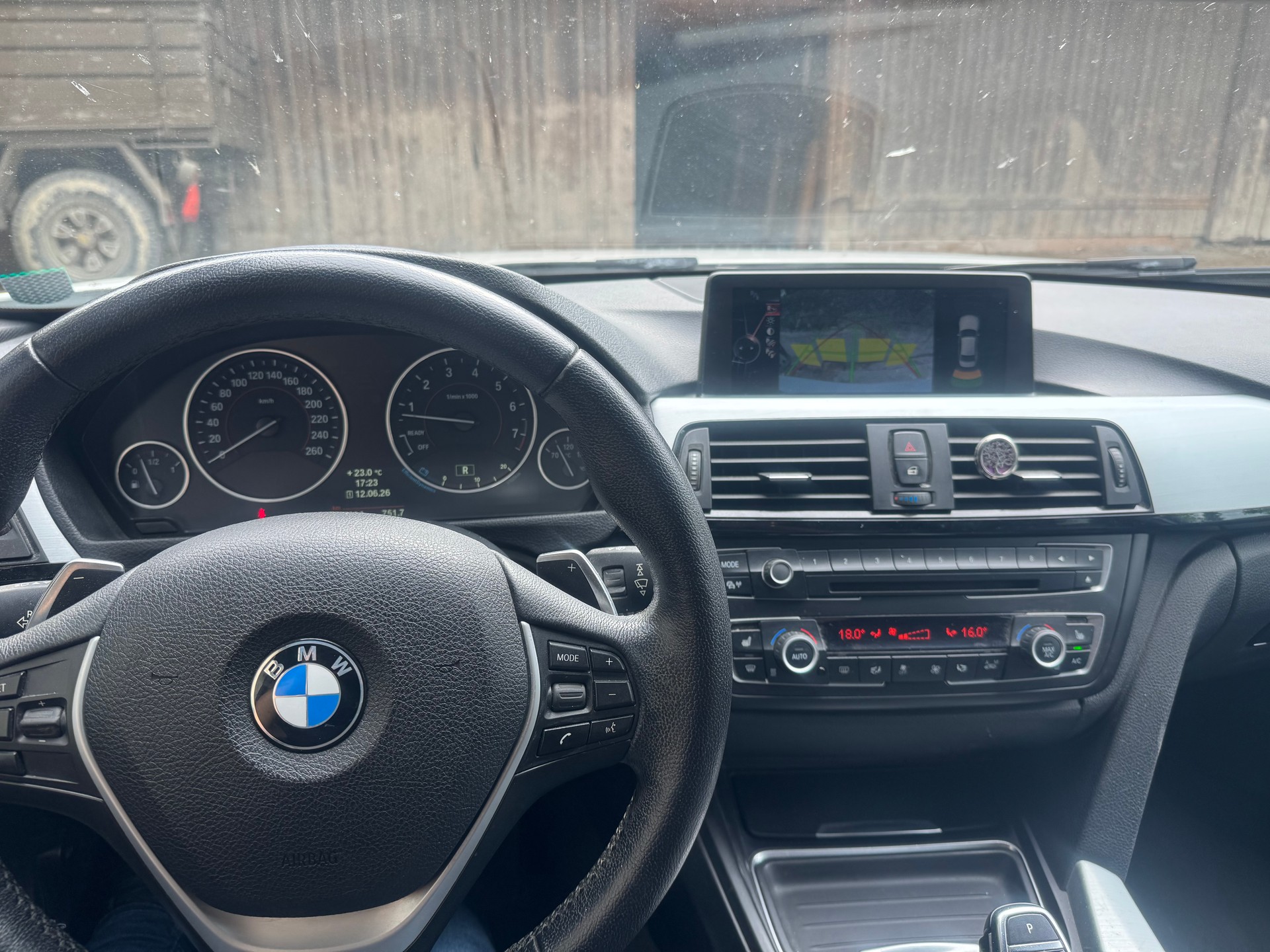 BMW 320i xDrive Sport Line Steptronic-image-7