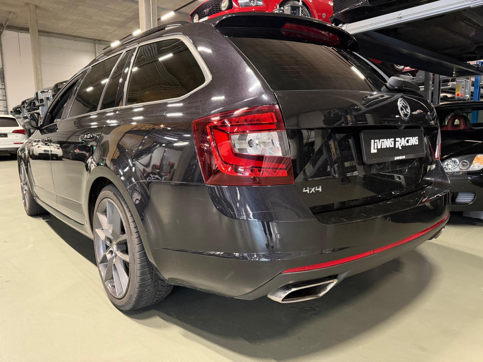 SKODA Octavia Combi 2.0 TDI RS 4x4 DSG-image-2