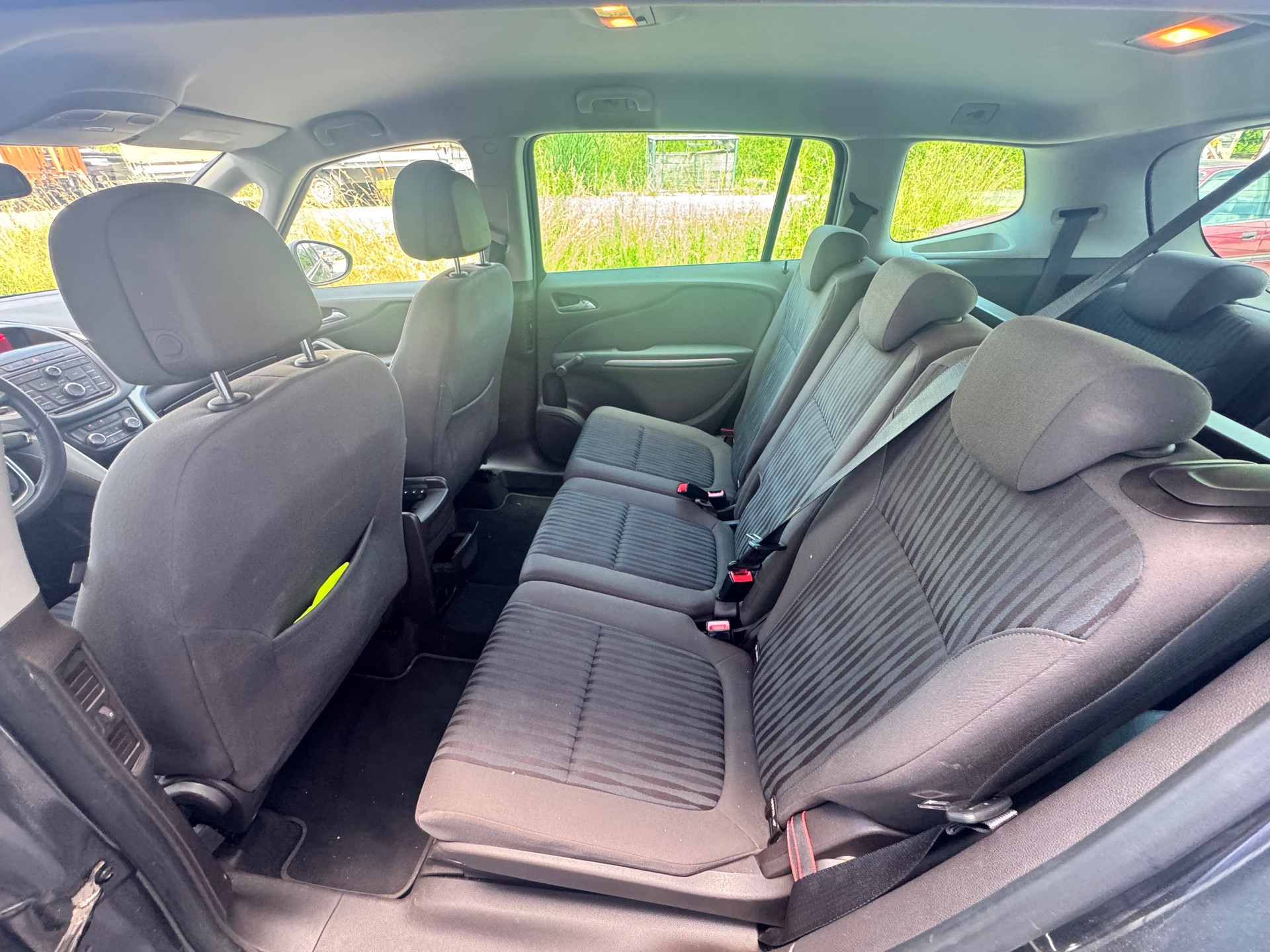 OPEL Zafira Tourer 1.4i 16V Enjoy-image-11