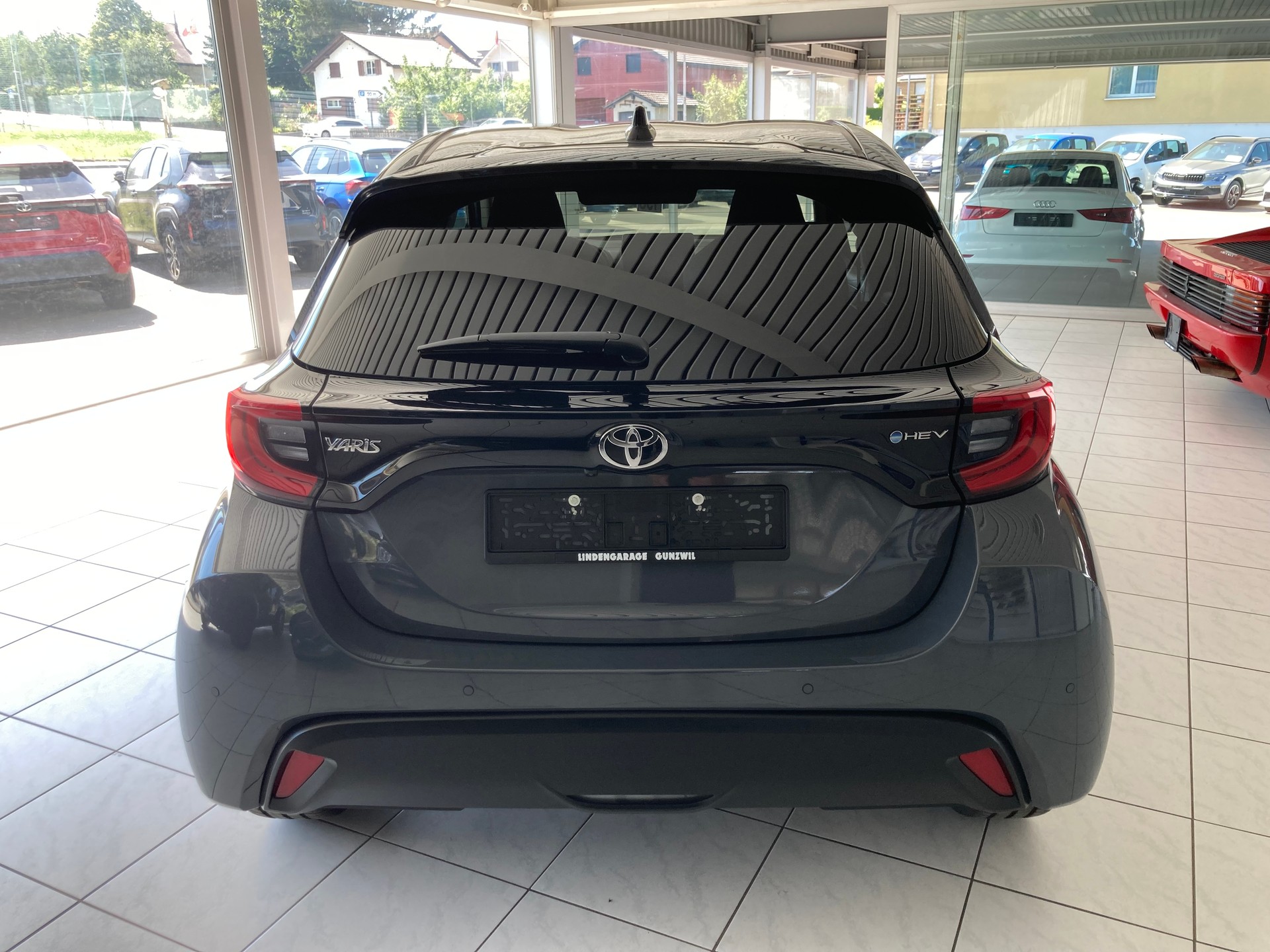 TOYOTA Yaris 1.5 Trend e-CVT-image-5