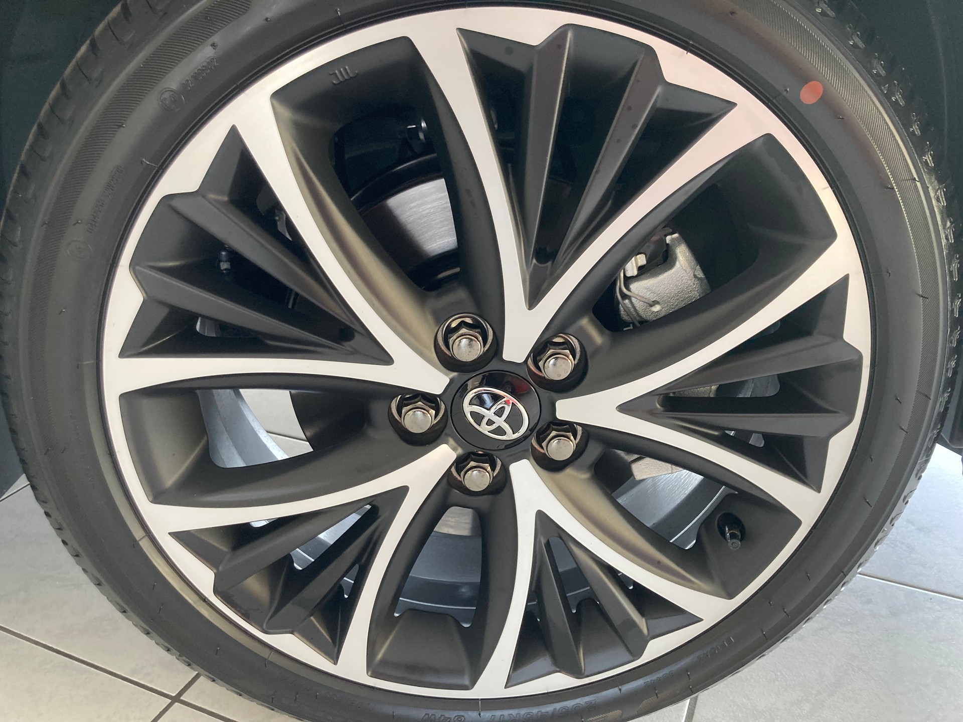 TOYOTA Yaris 1.5 Trend e-CVT-image-15